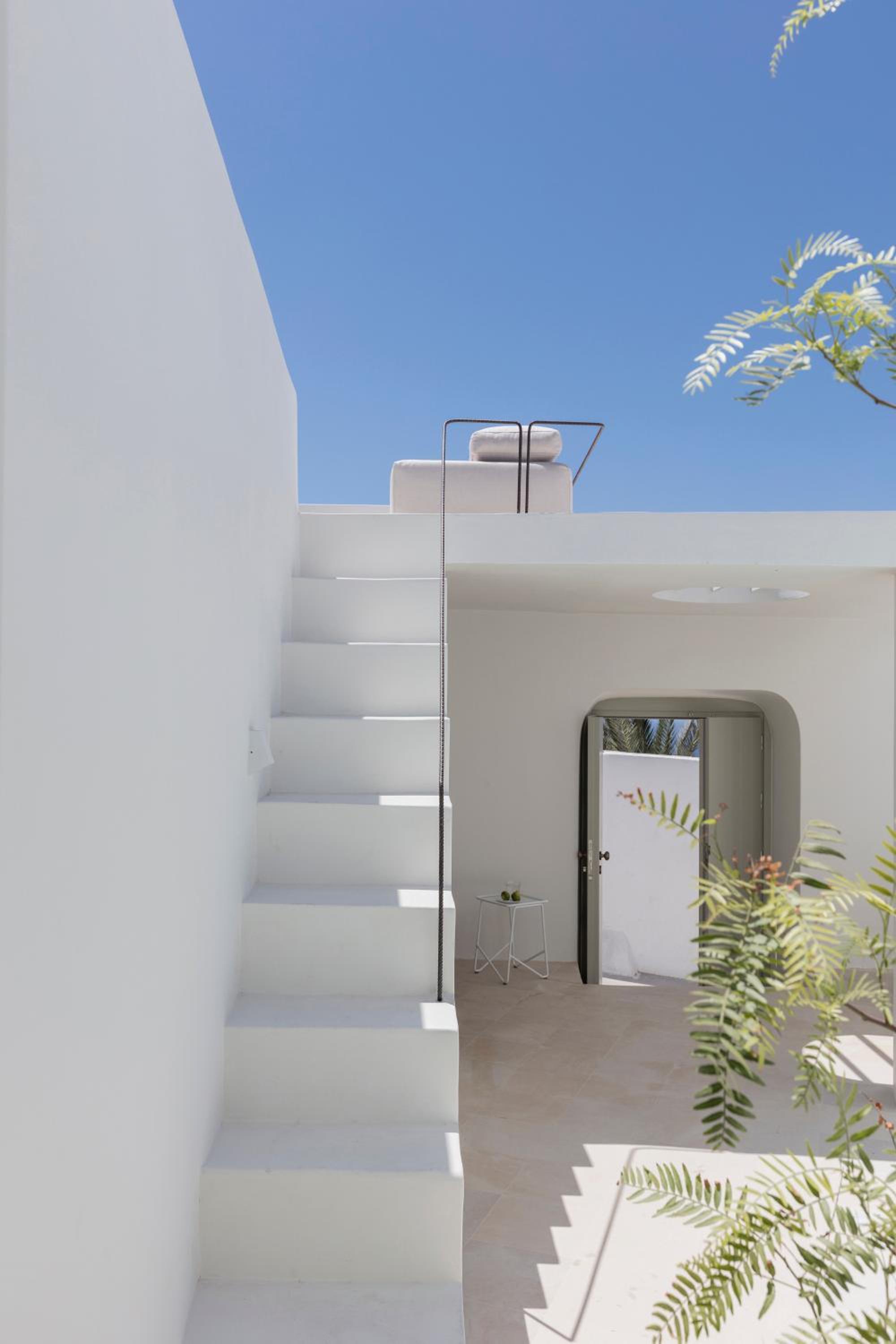 Luxury Two Bedroom Villa - Photo 8