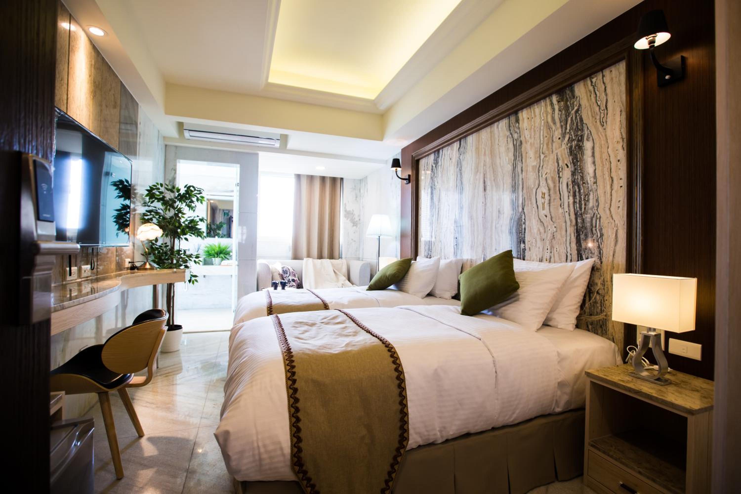 Standard Family Room - Photo 2