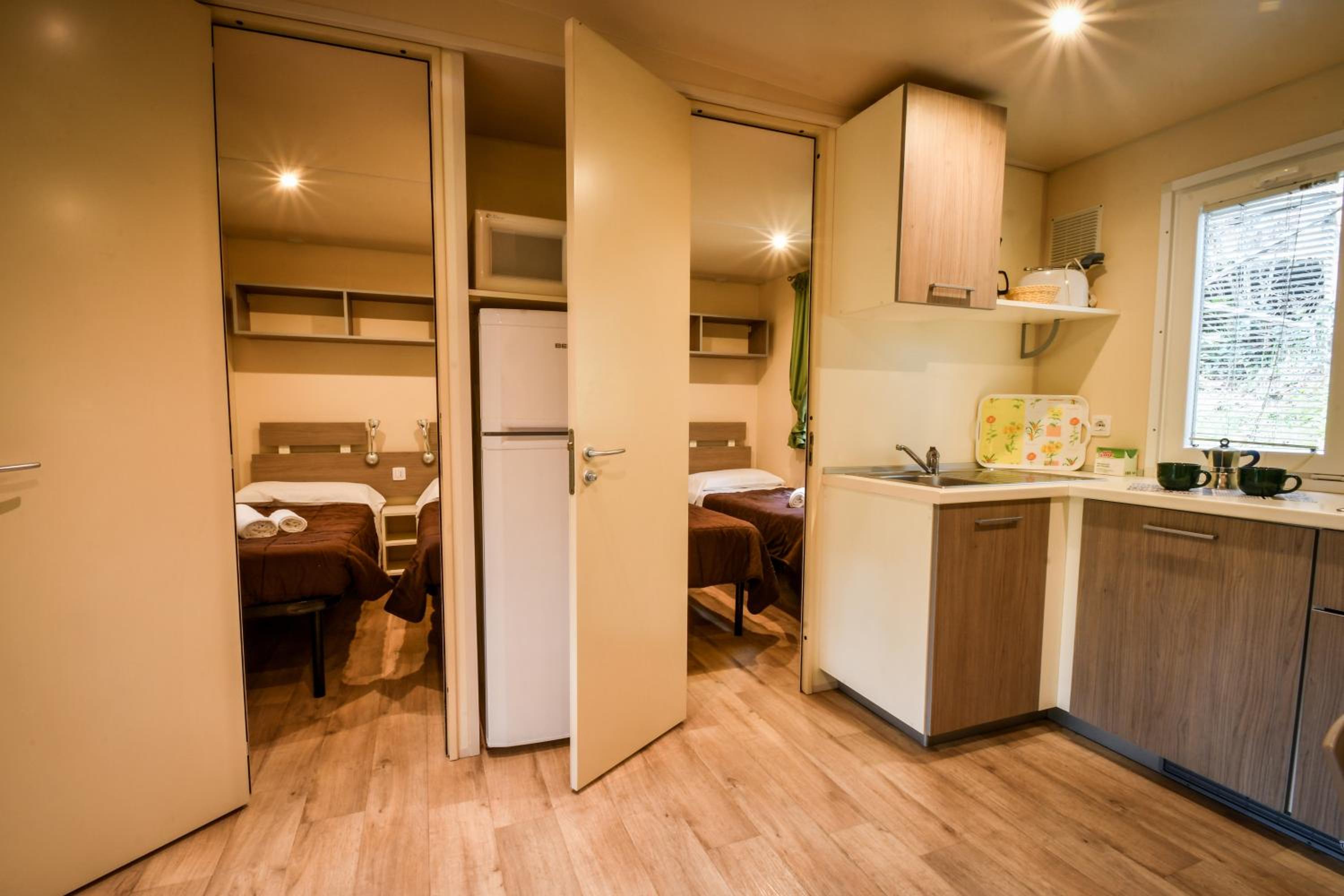 Three-Bedroom Bungalow - Photo 3