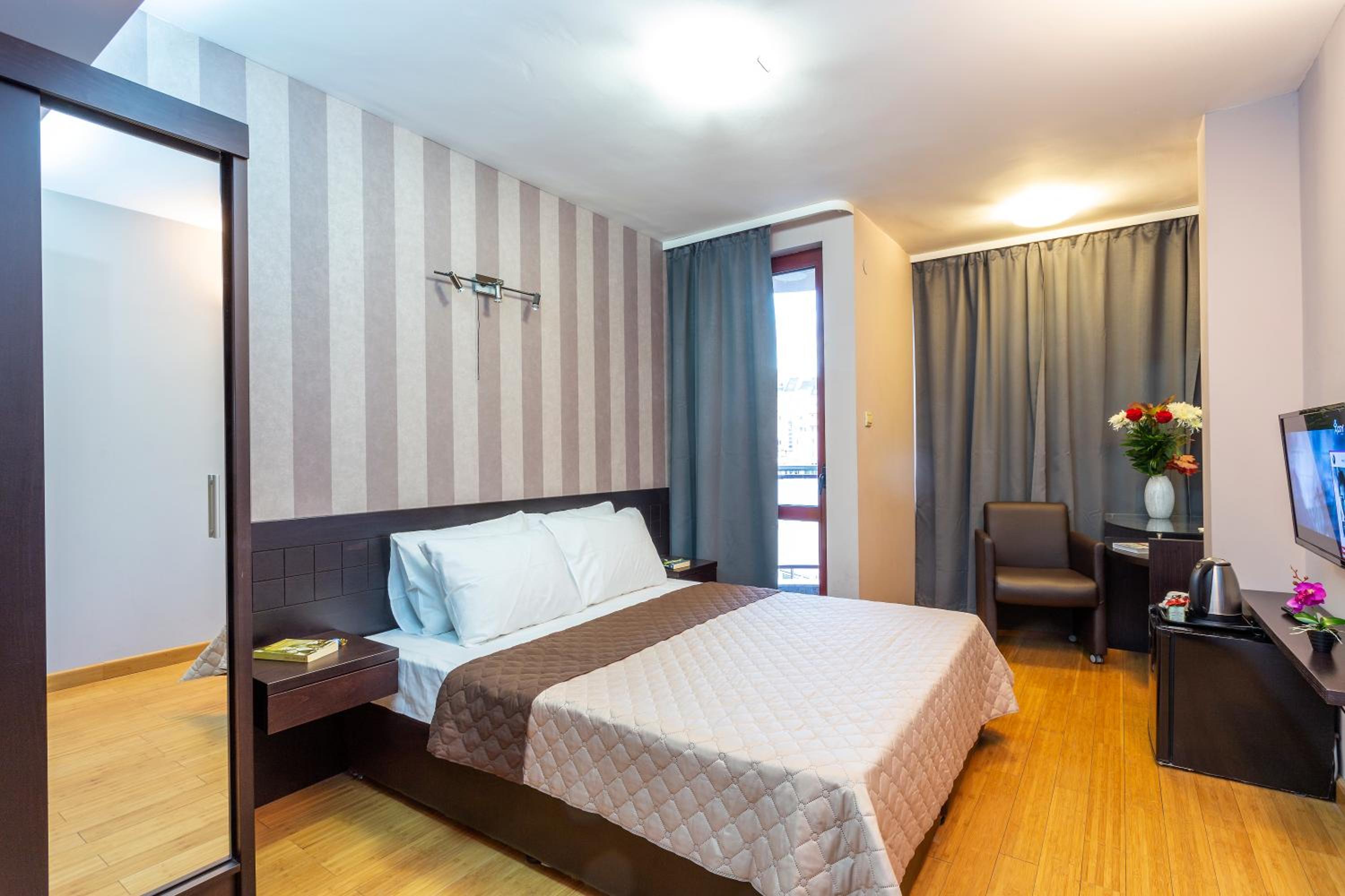 Deluxe Double Room - Photo 1