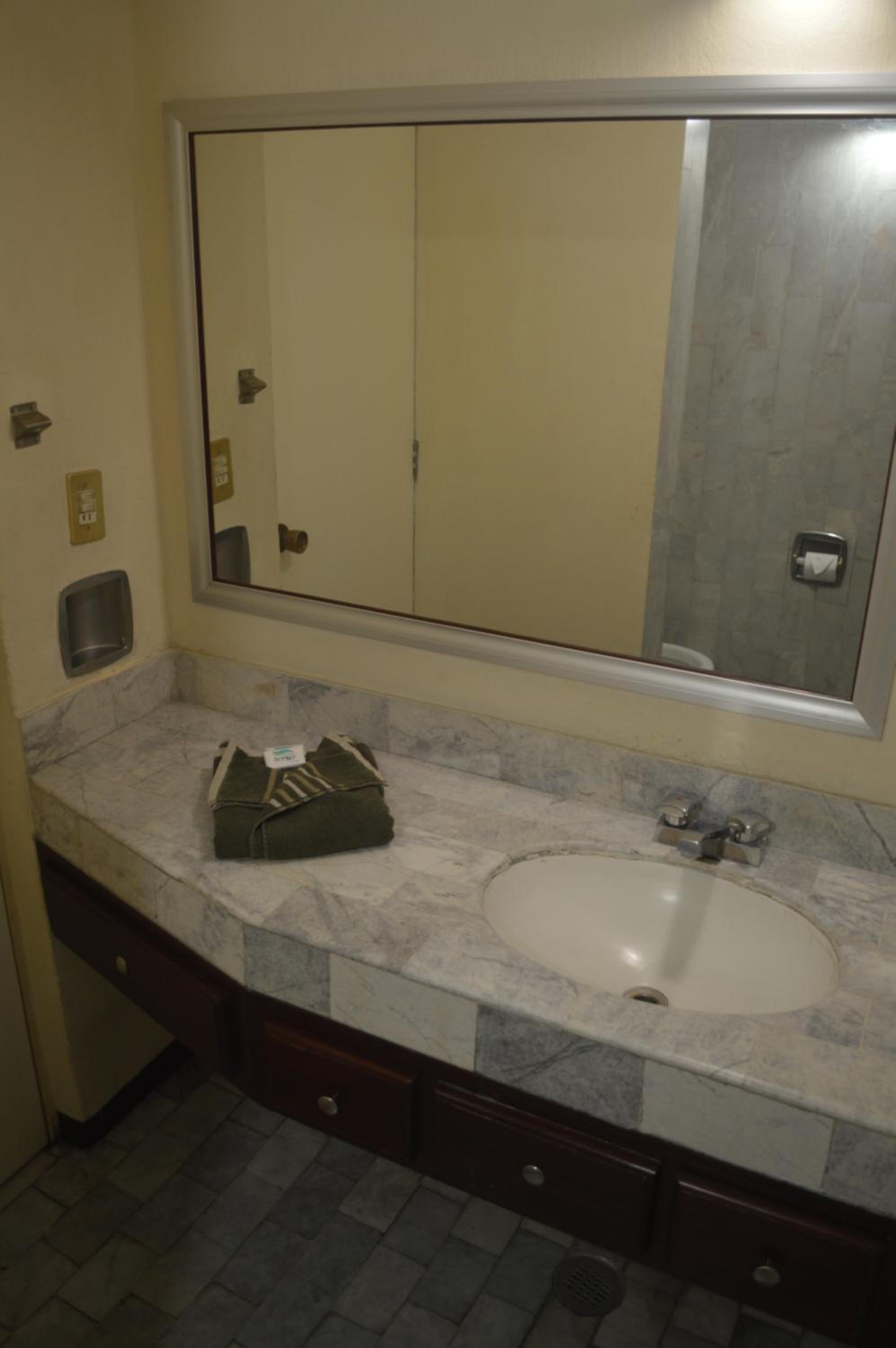 Double Room - Photo 5