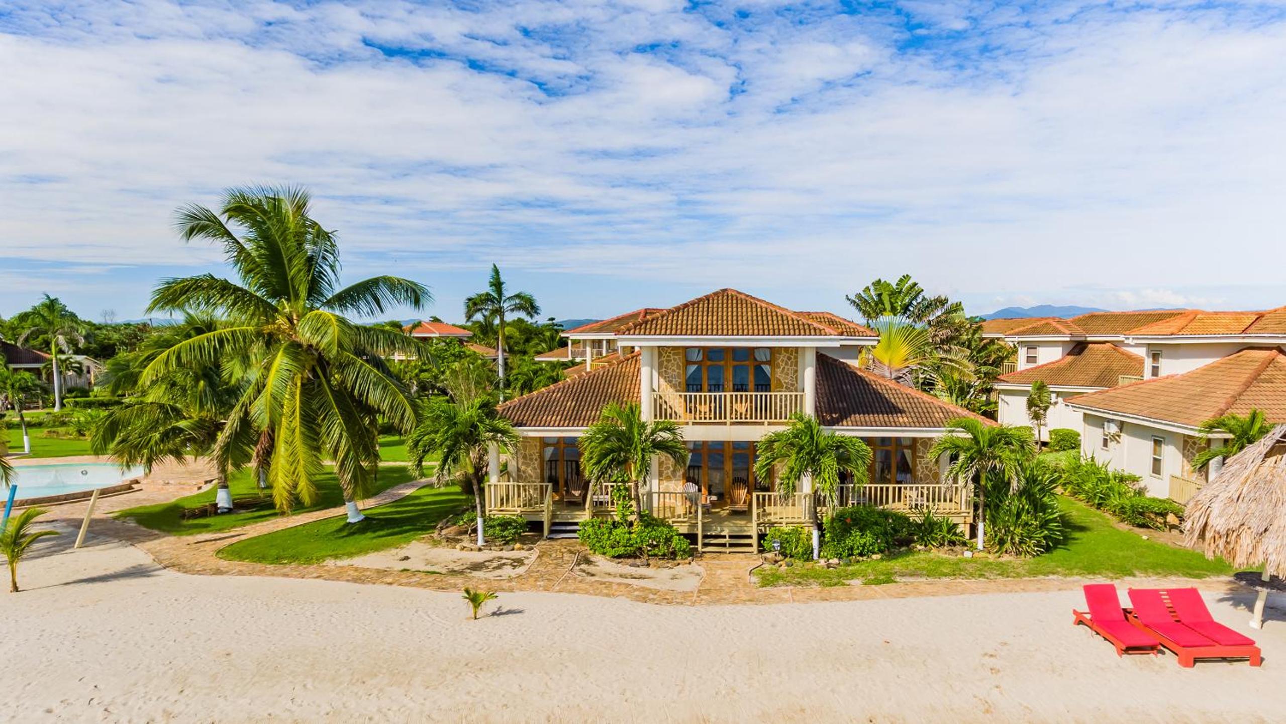 Two-Bedroom Villa - Photo 3