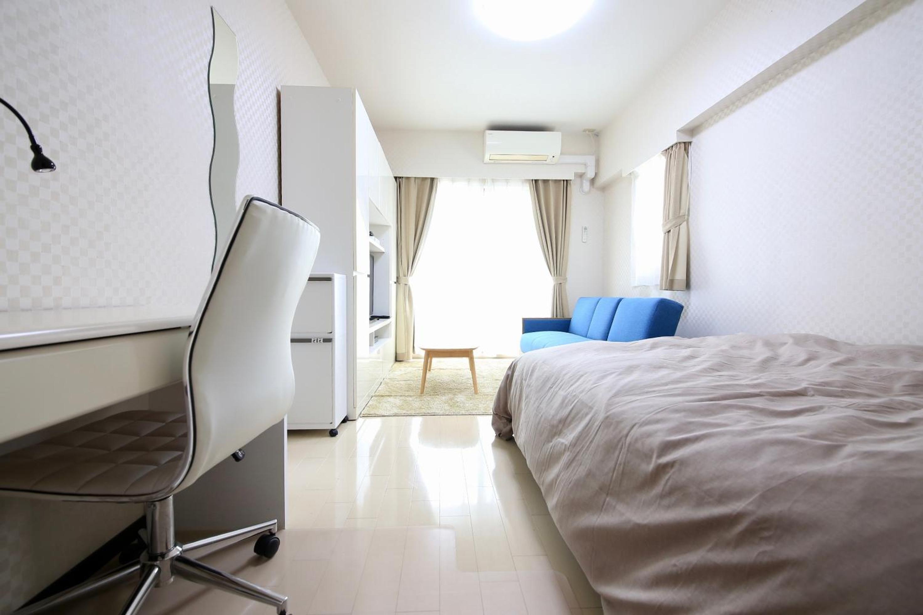 One-Bedroom Apartment photo 1