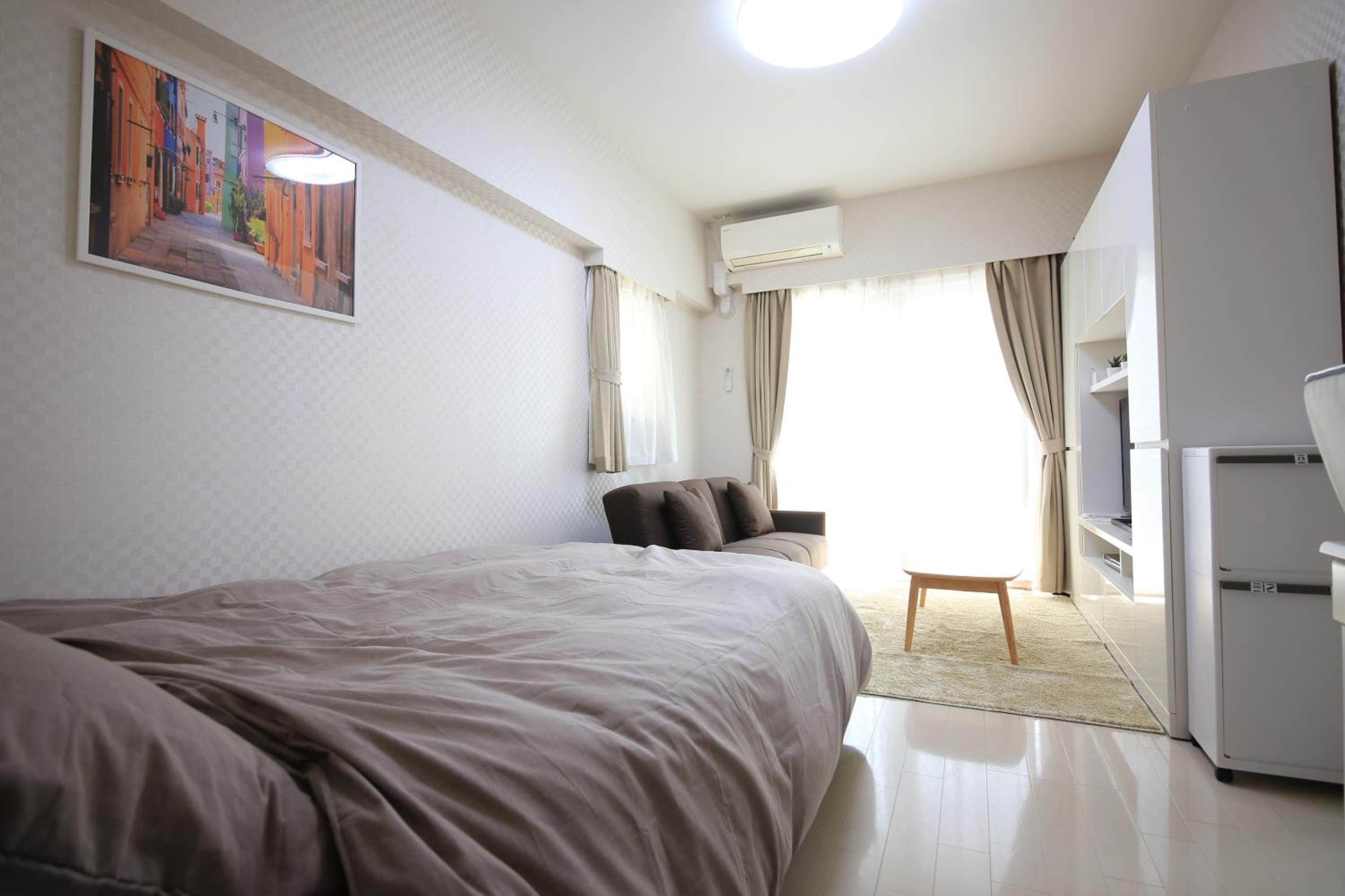 One-Bedroom Apartment photo 1