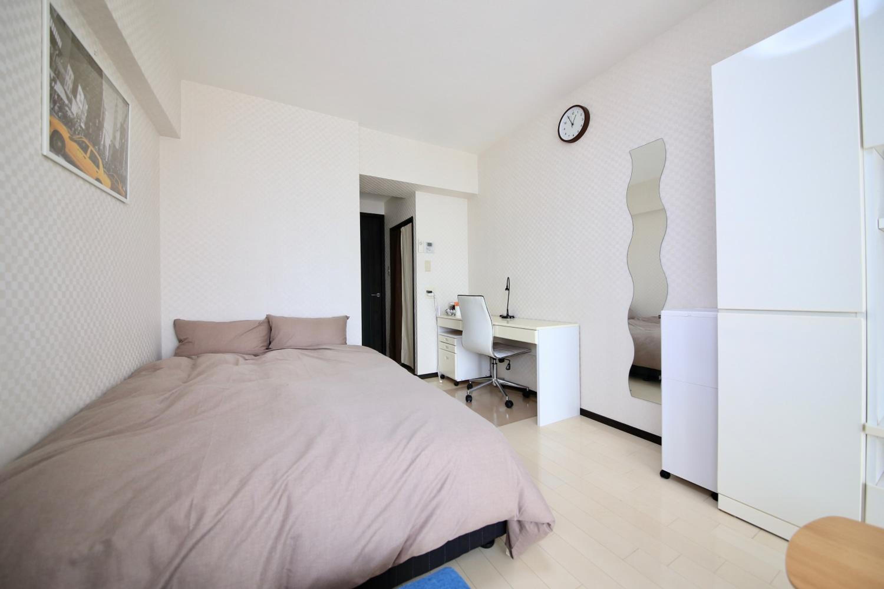 One-Bedroom Apartment photo 3