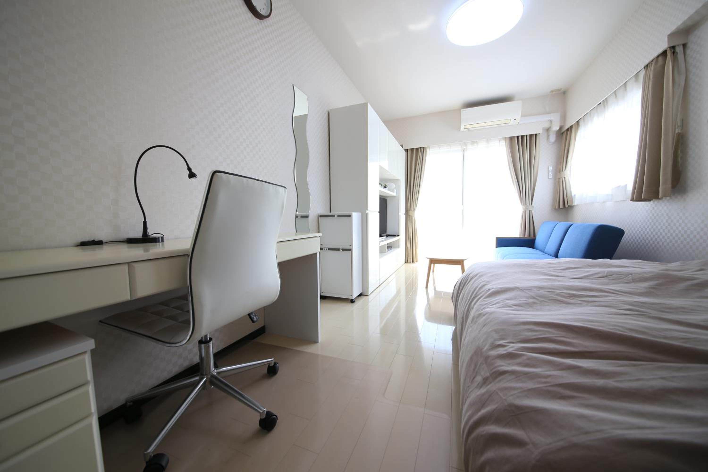 One-Bedroom Apartment photo 2