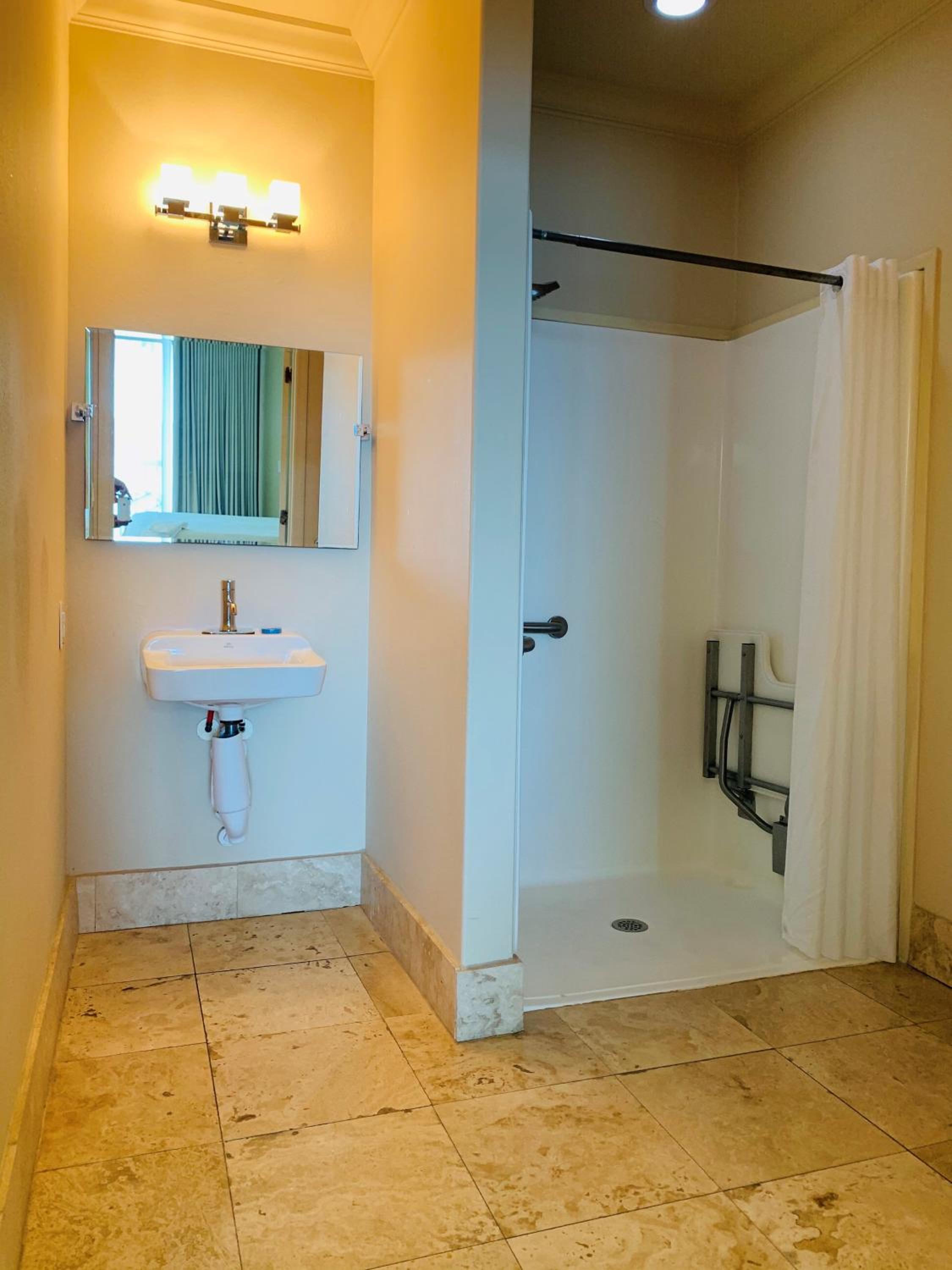 Premium Waterfront Room with King Bed Balcony (Accessible) photo 2