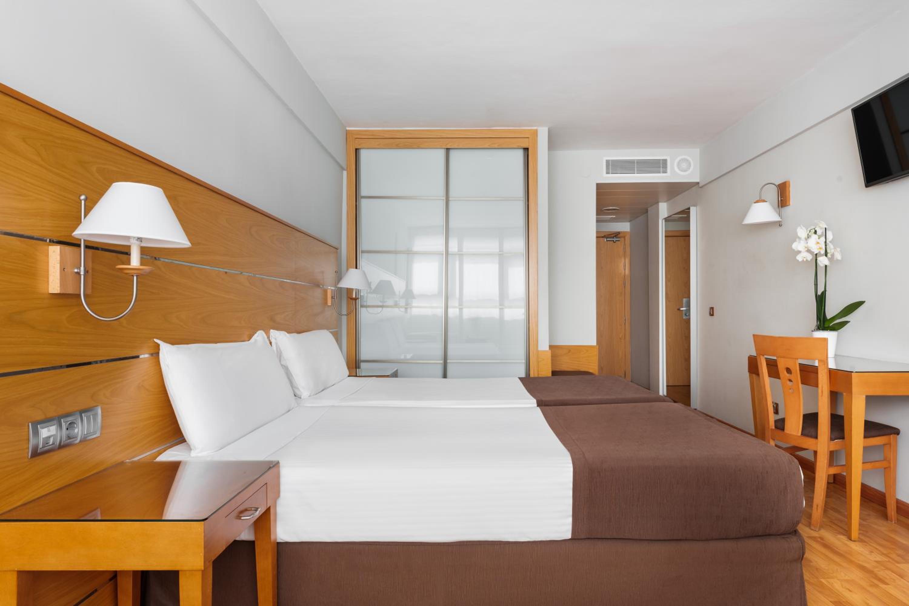 Double or Twin Room - Photo 1