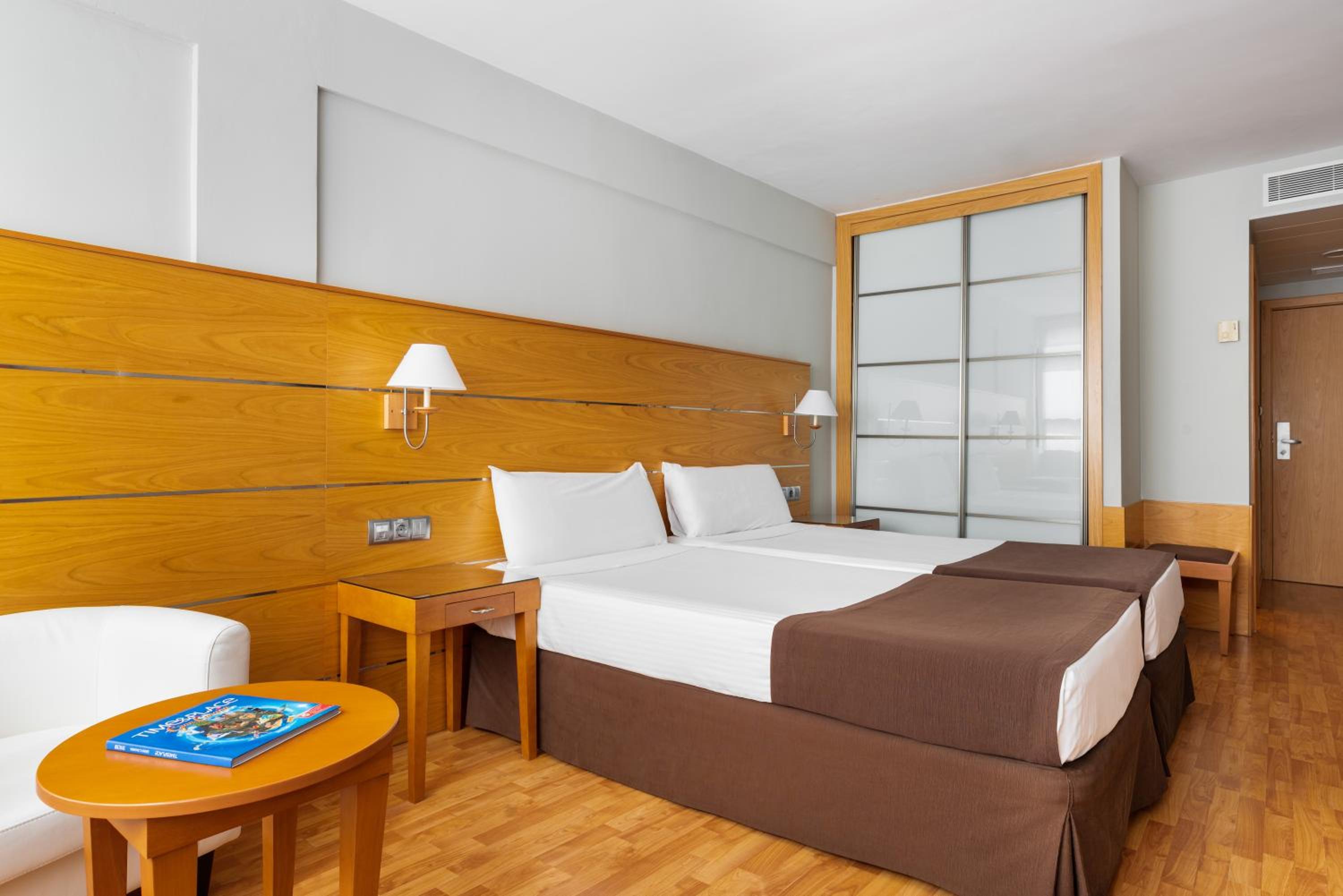 Double or Twin Room - Photo 2