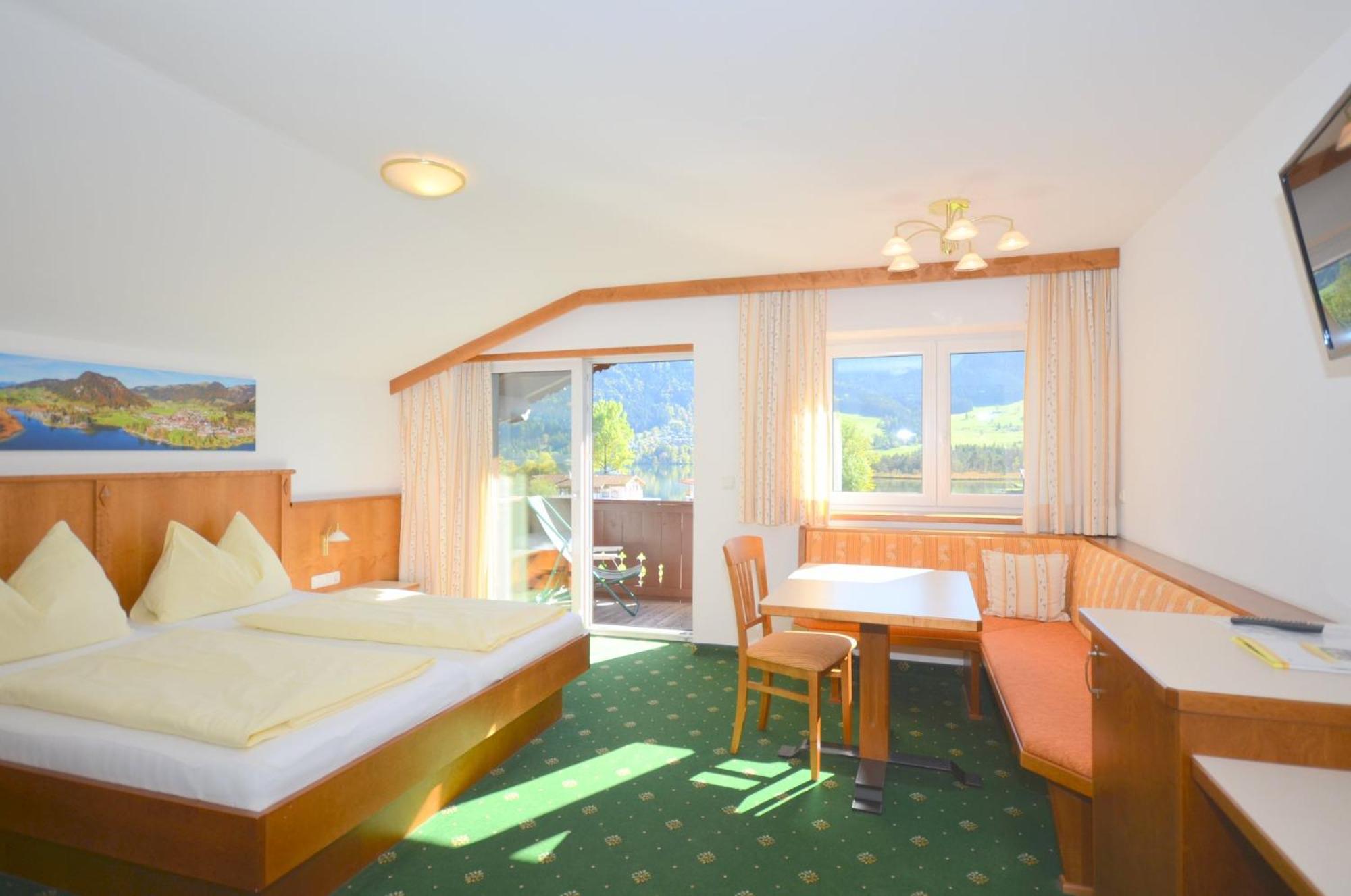 Studio Apartment with One Double Bed