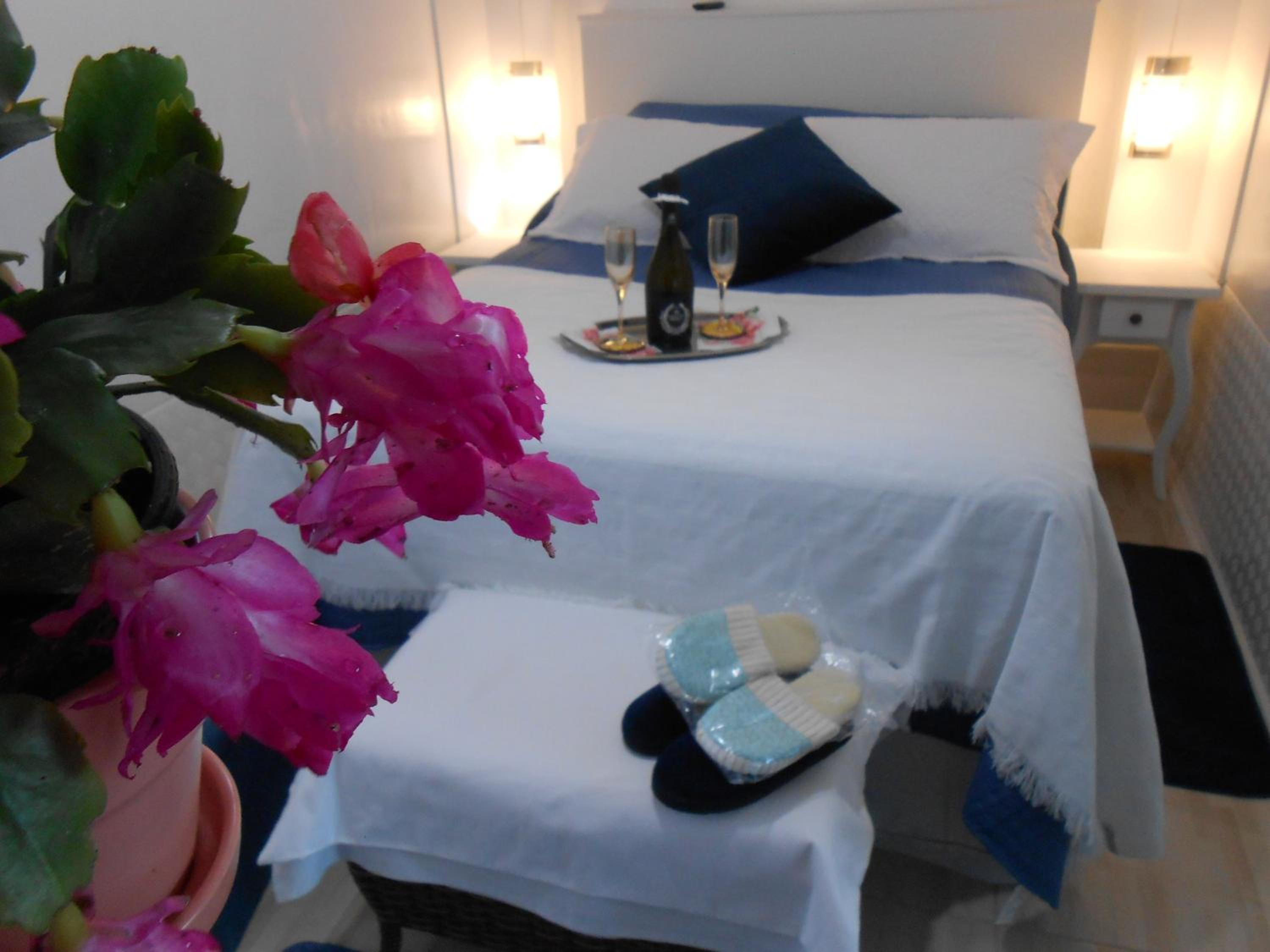 Suite with Balcony - Photo 4