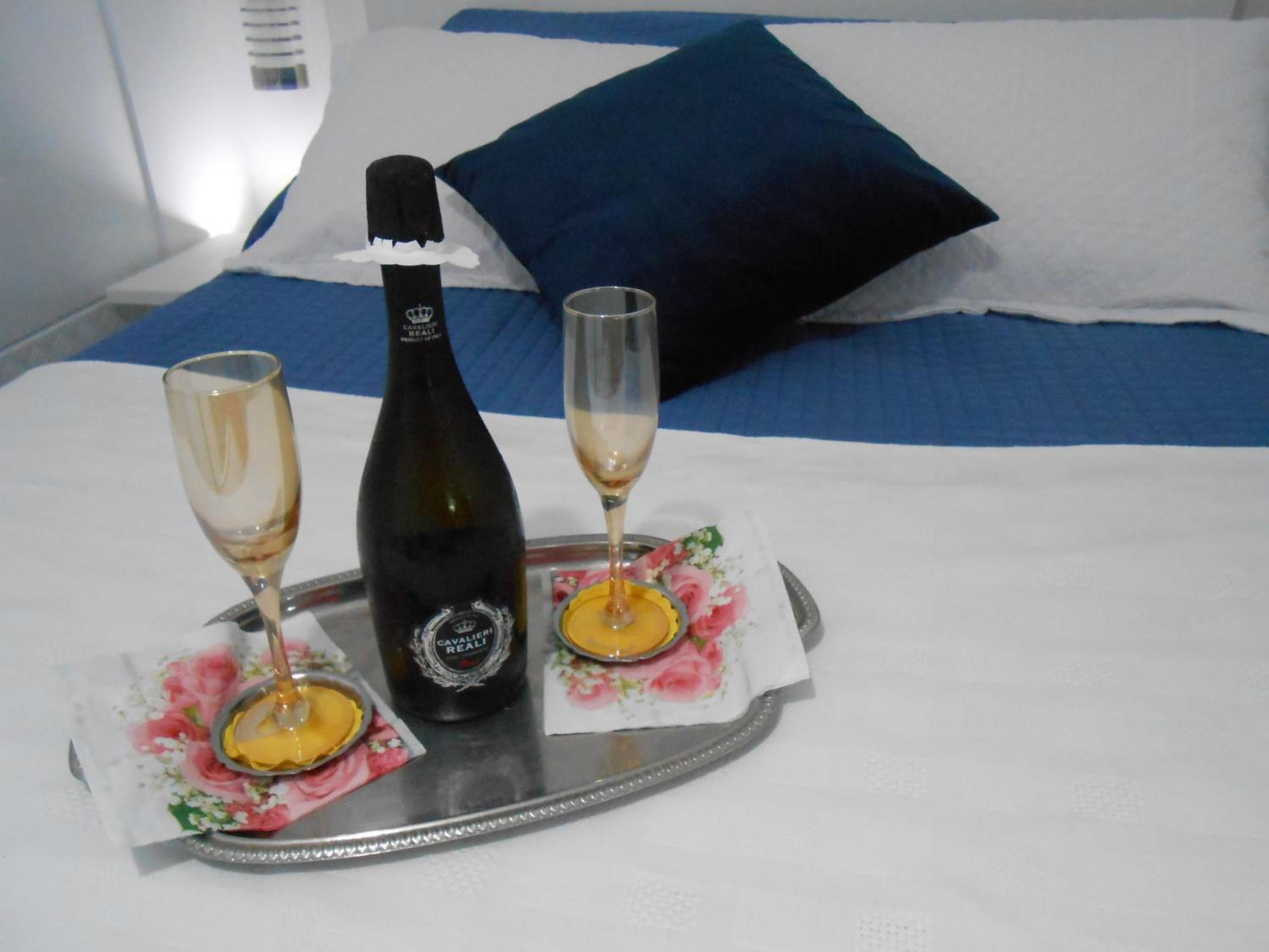 Suite with Balcony - Photo 6