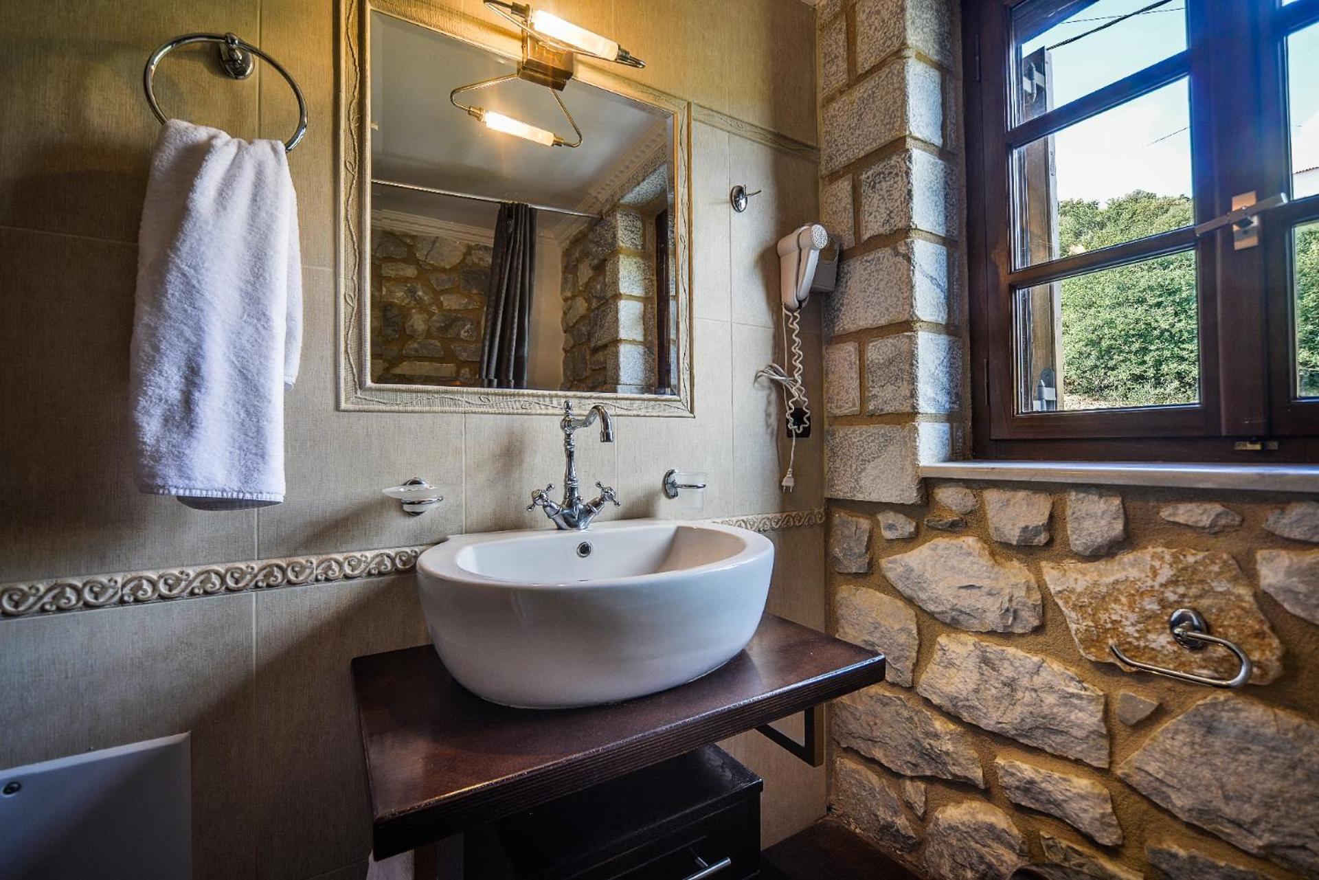 Suite with Garden View - Photo 11