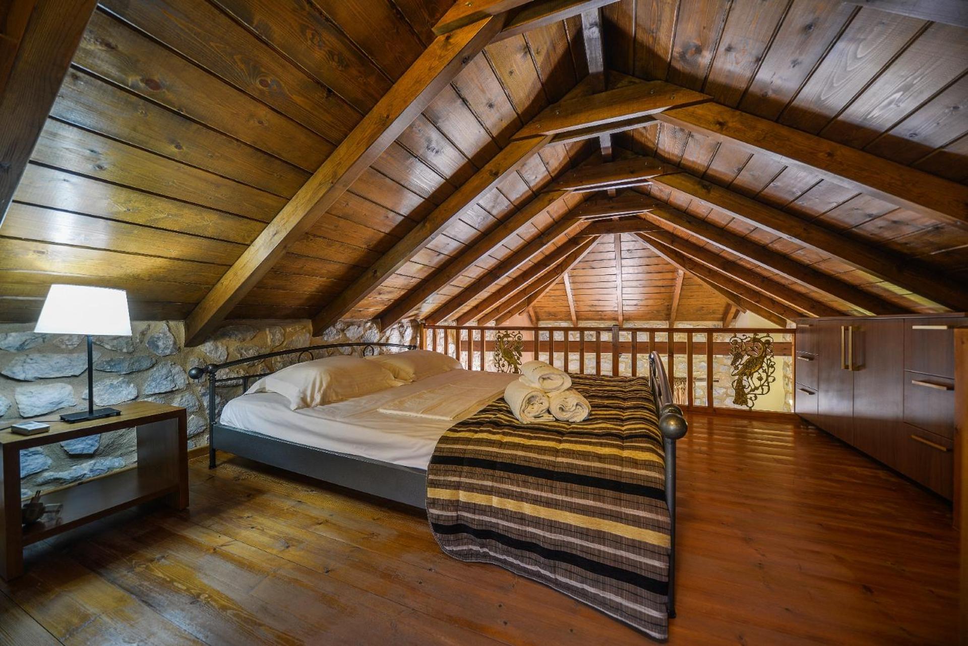 Suite with Garden View - Photo 10