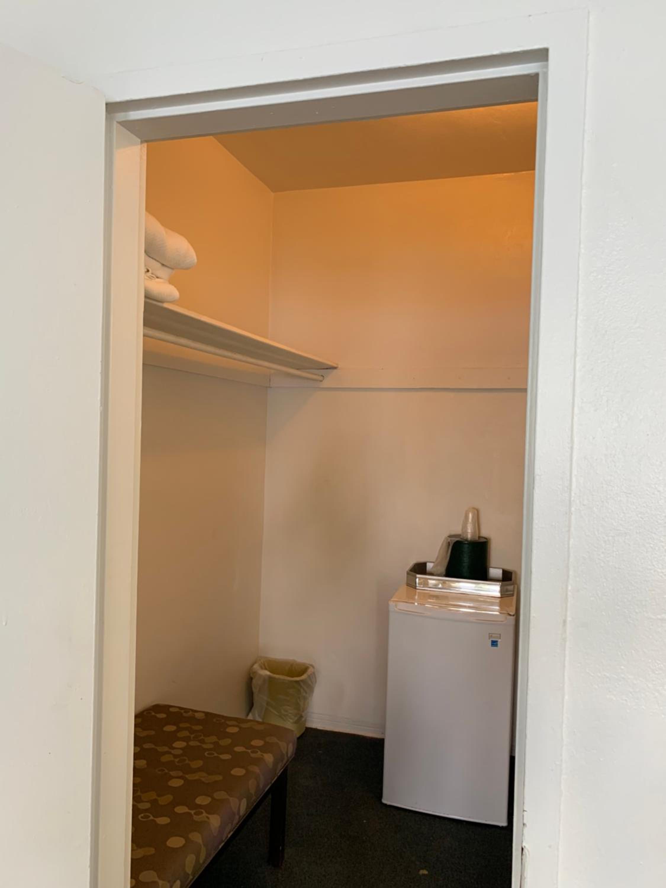 Double Room with Pool View - Photo 2