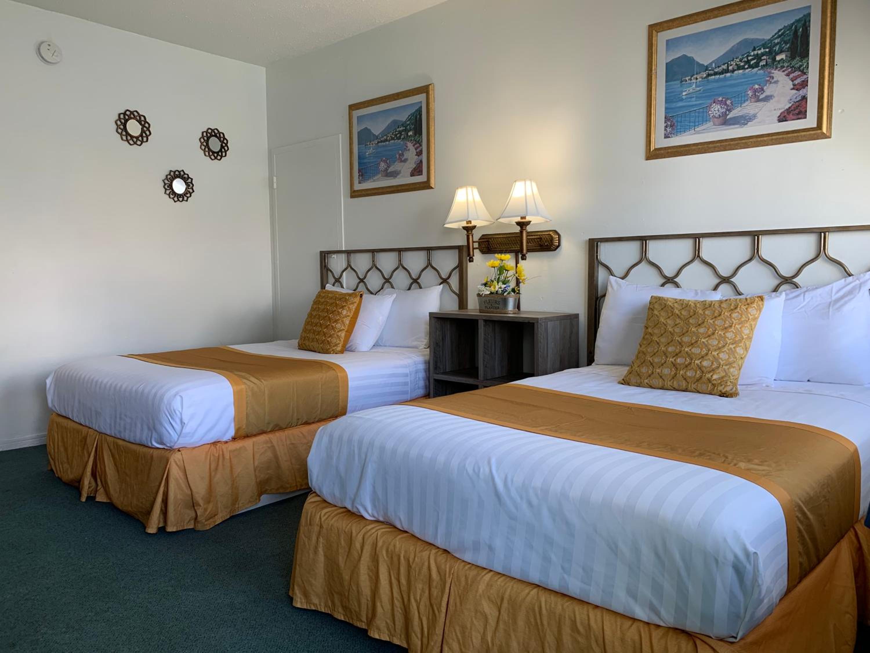Double Room with Pool View - Photo 5
