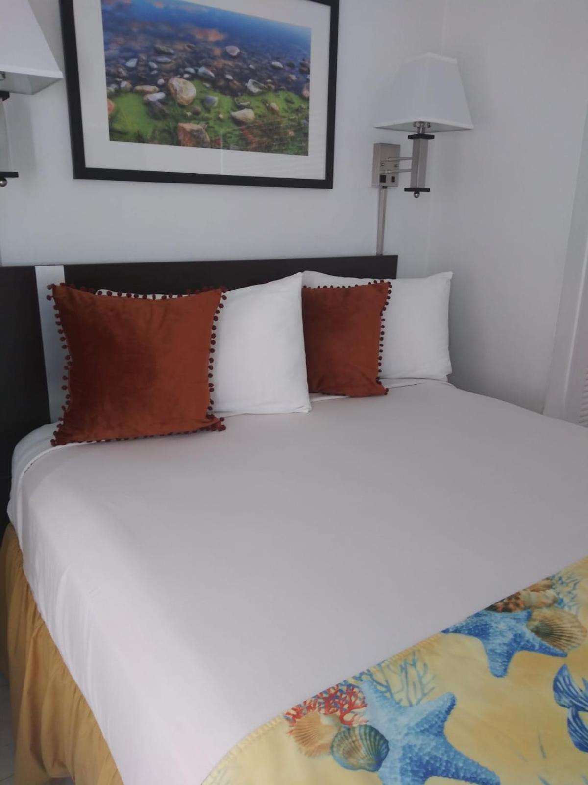 Studio One Bed - Free Parking - Photo 1