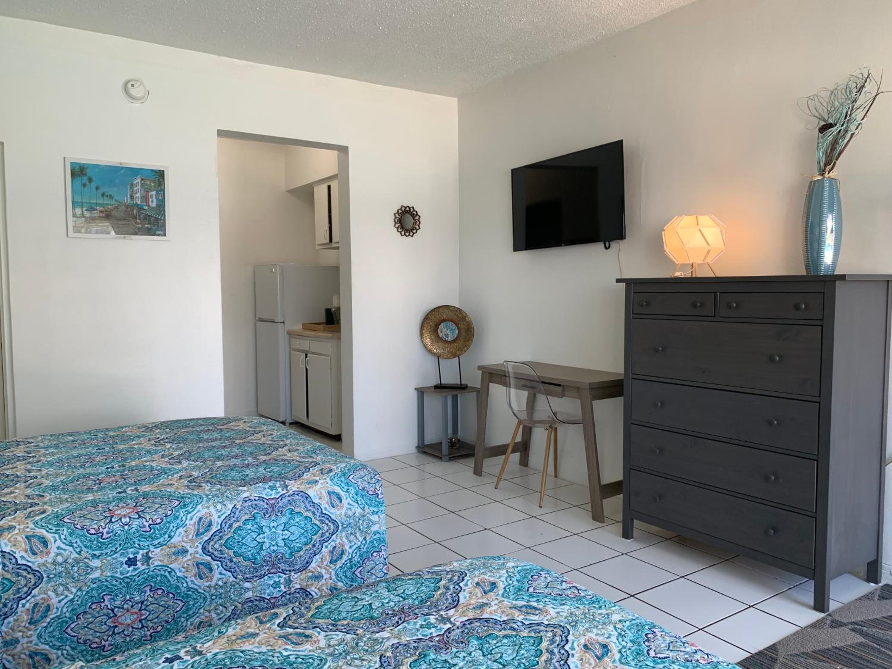 Double Room with Patio - Photo 8