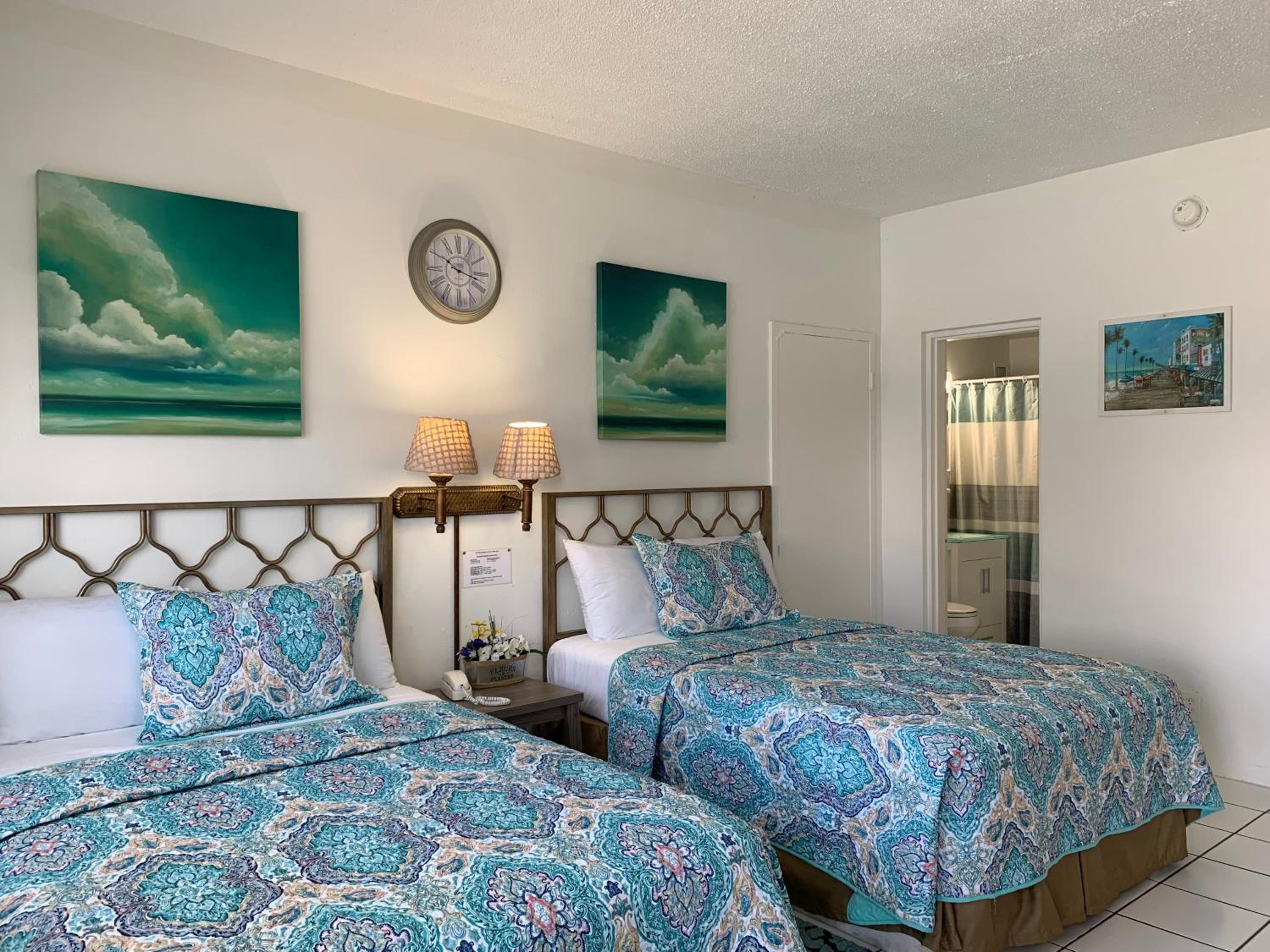 Double Room with Patio - Photo 17