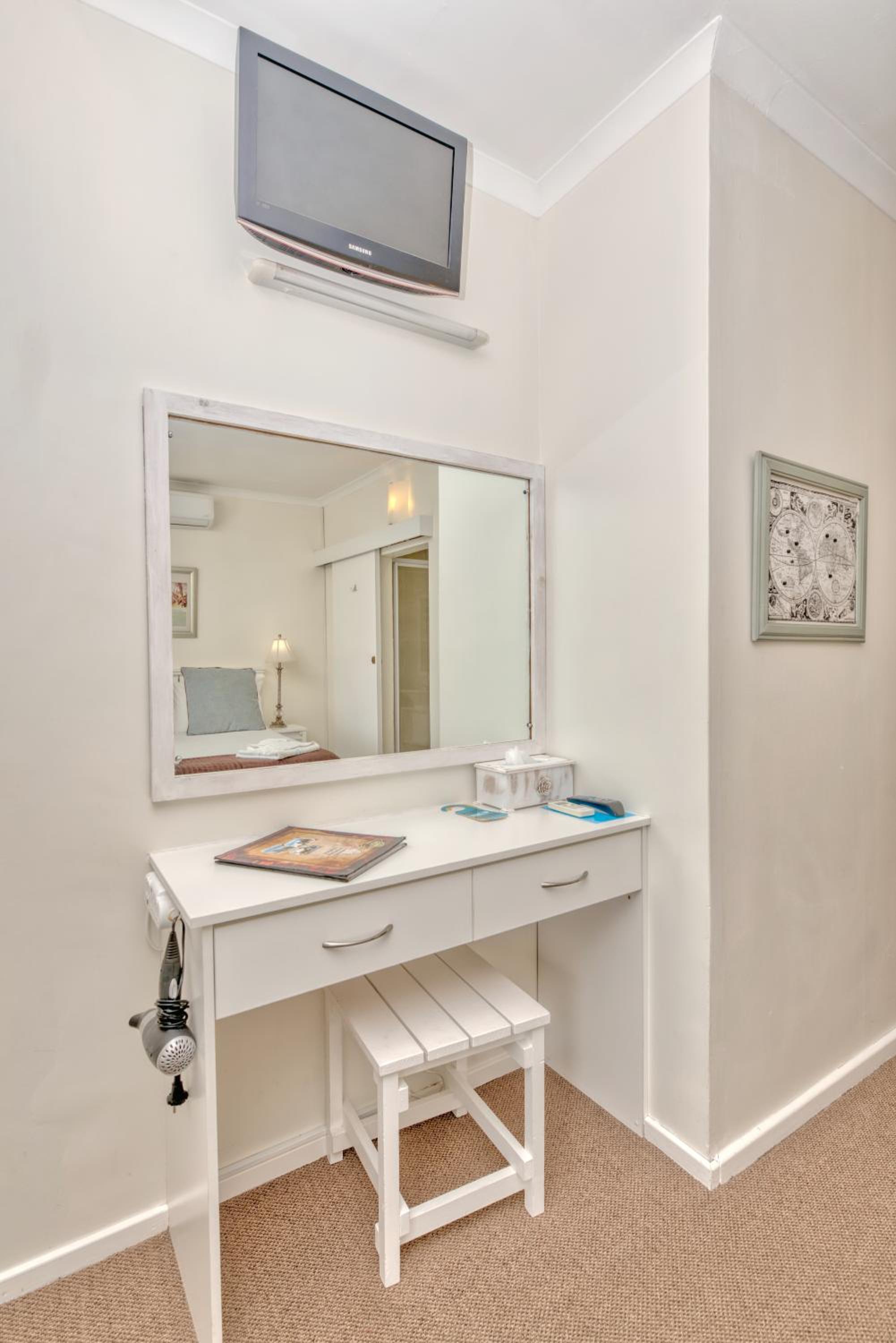 Double Room - Photo 9