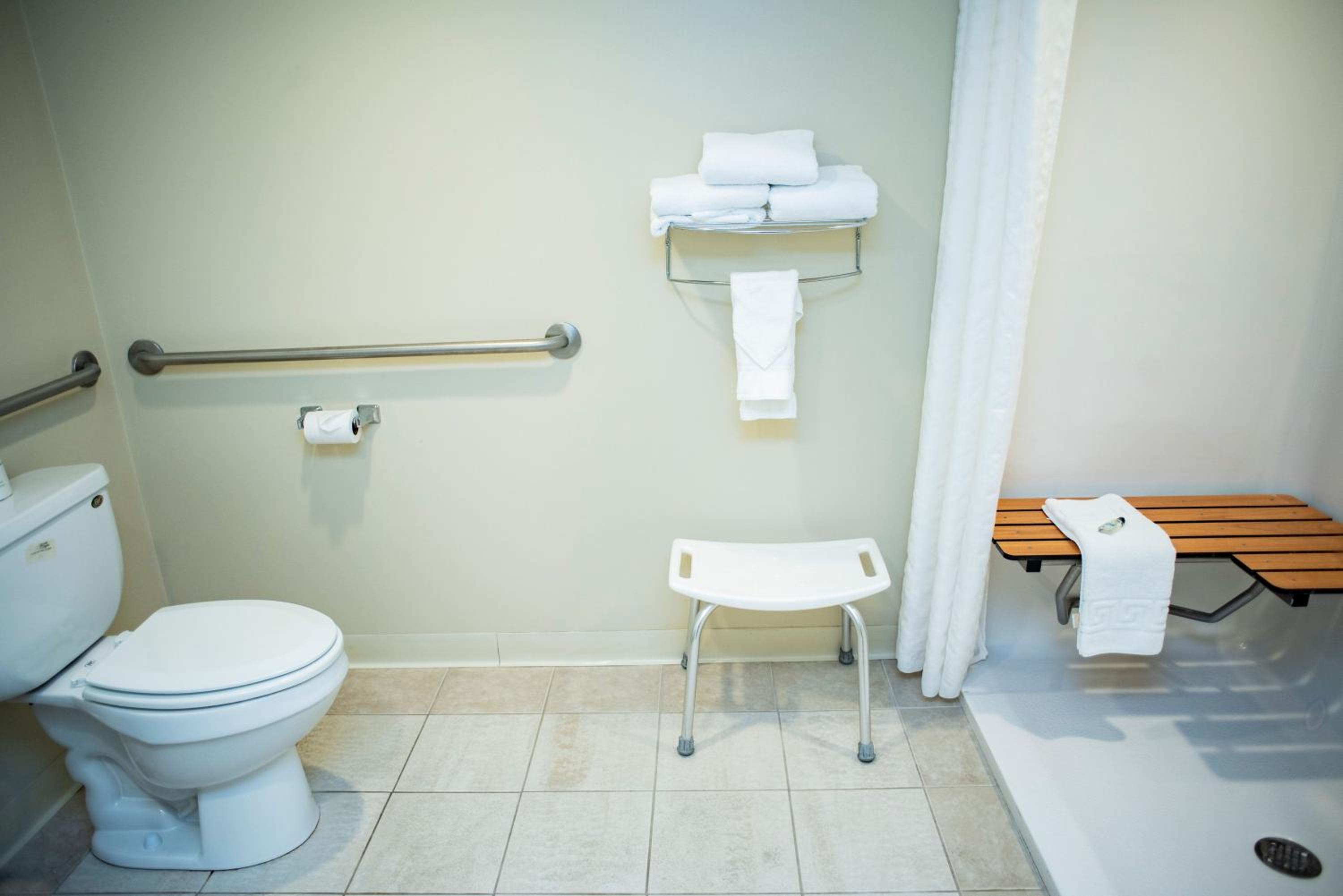 Single Room - Disability Access photo 3