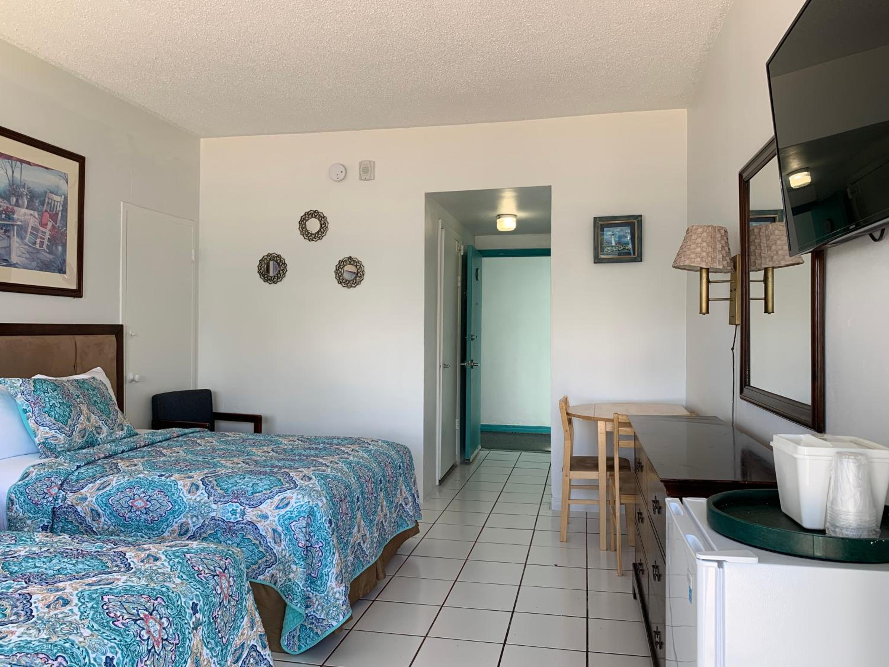 Double Room with Patio - Photo 15