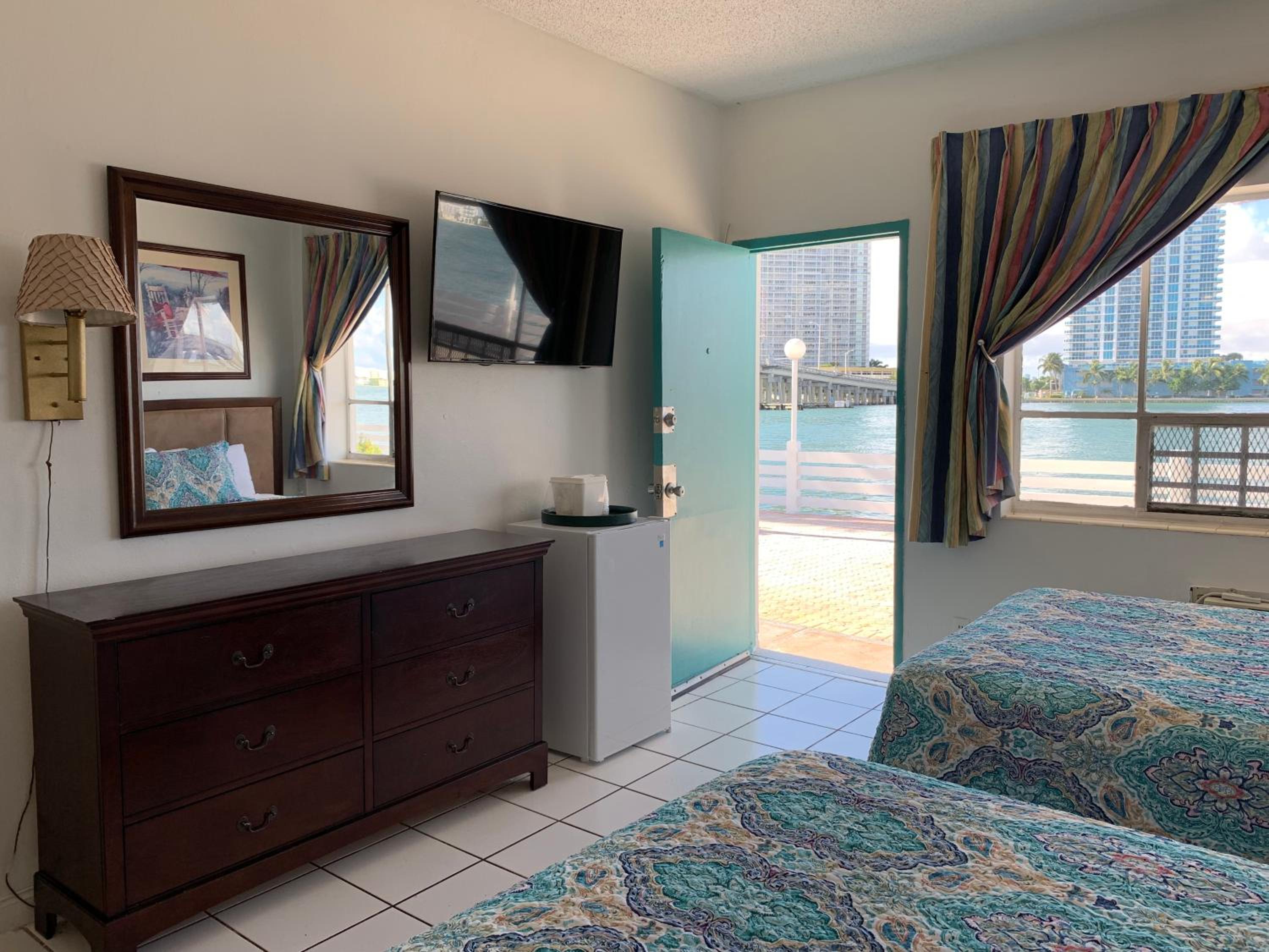 Double Room with Patio - Photo 16