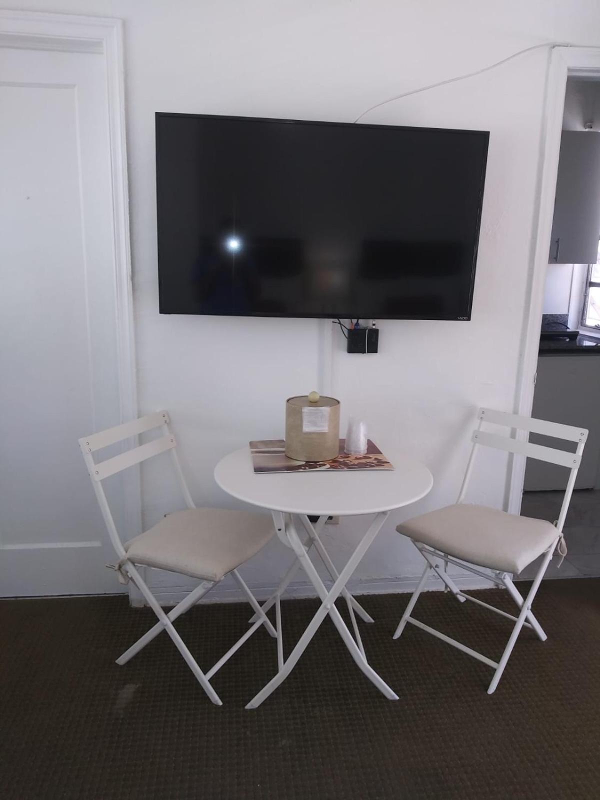 Studio two beds - Free Parking - Photo 2