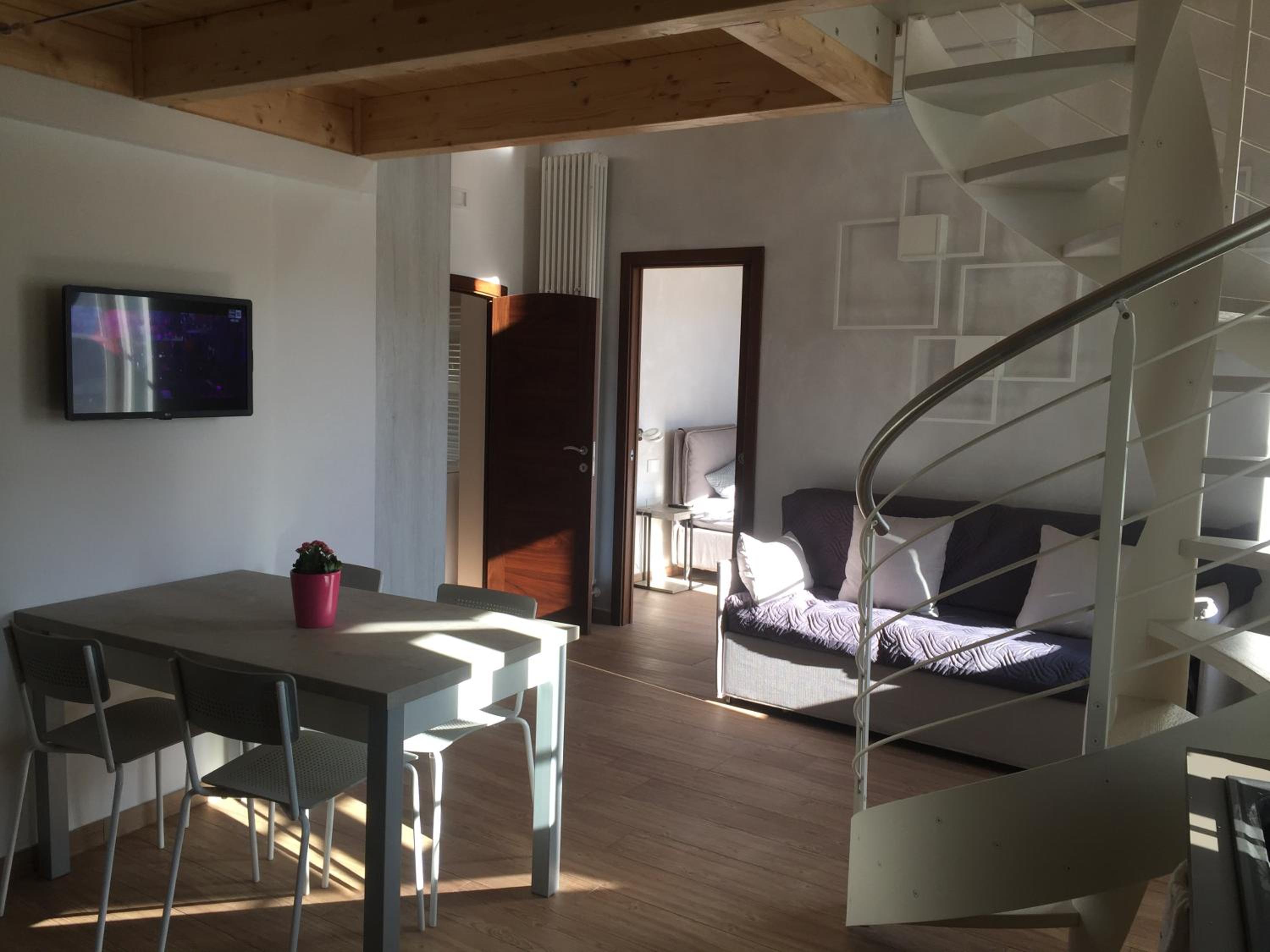 Two-Bedroom House - Photo 25