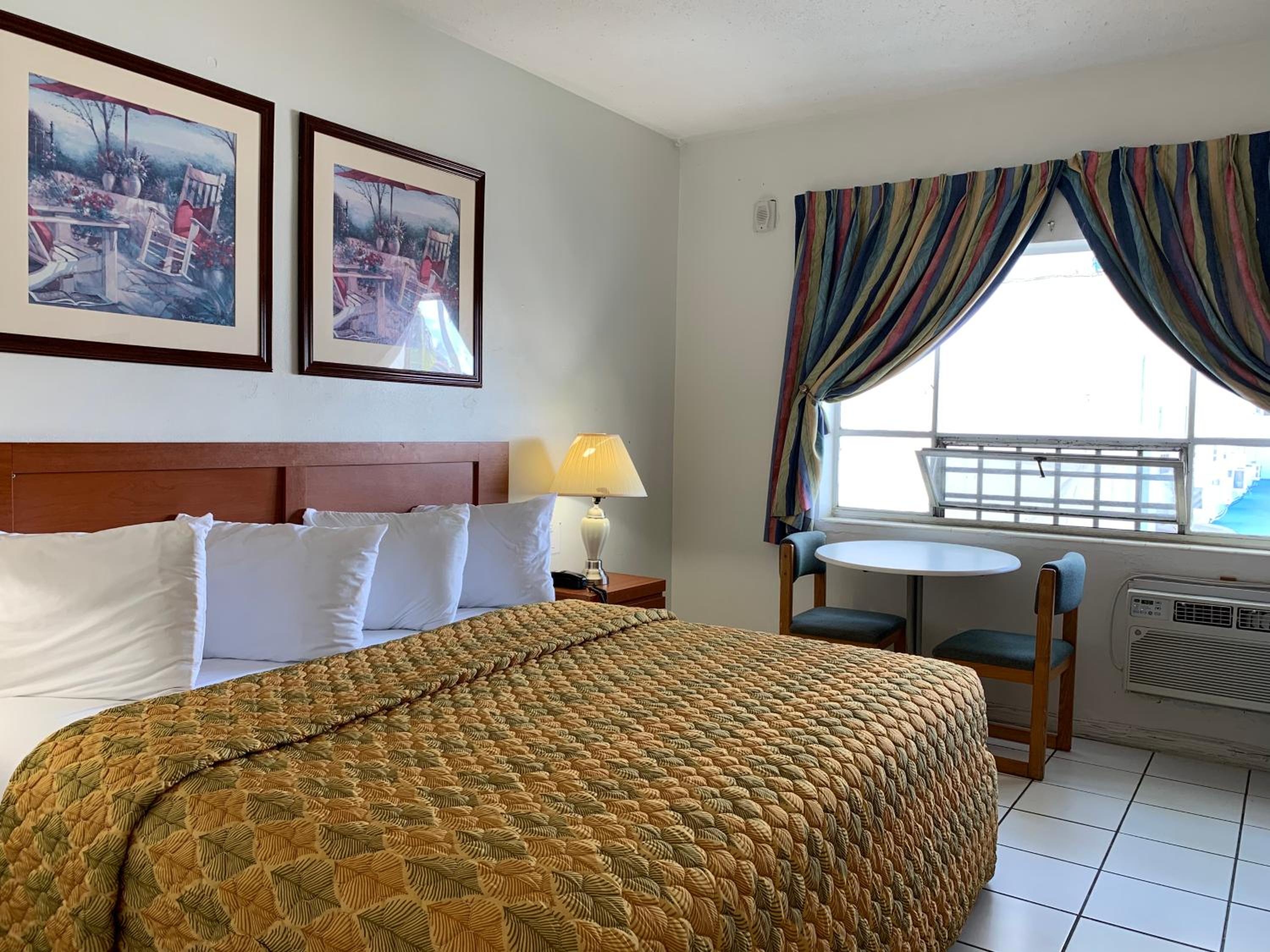 King Room - Disability Access - Photo 3