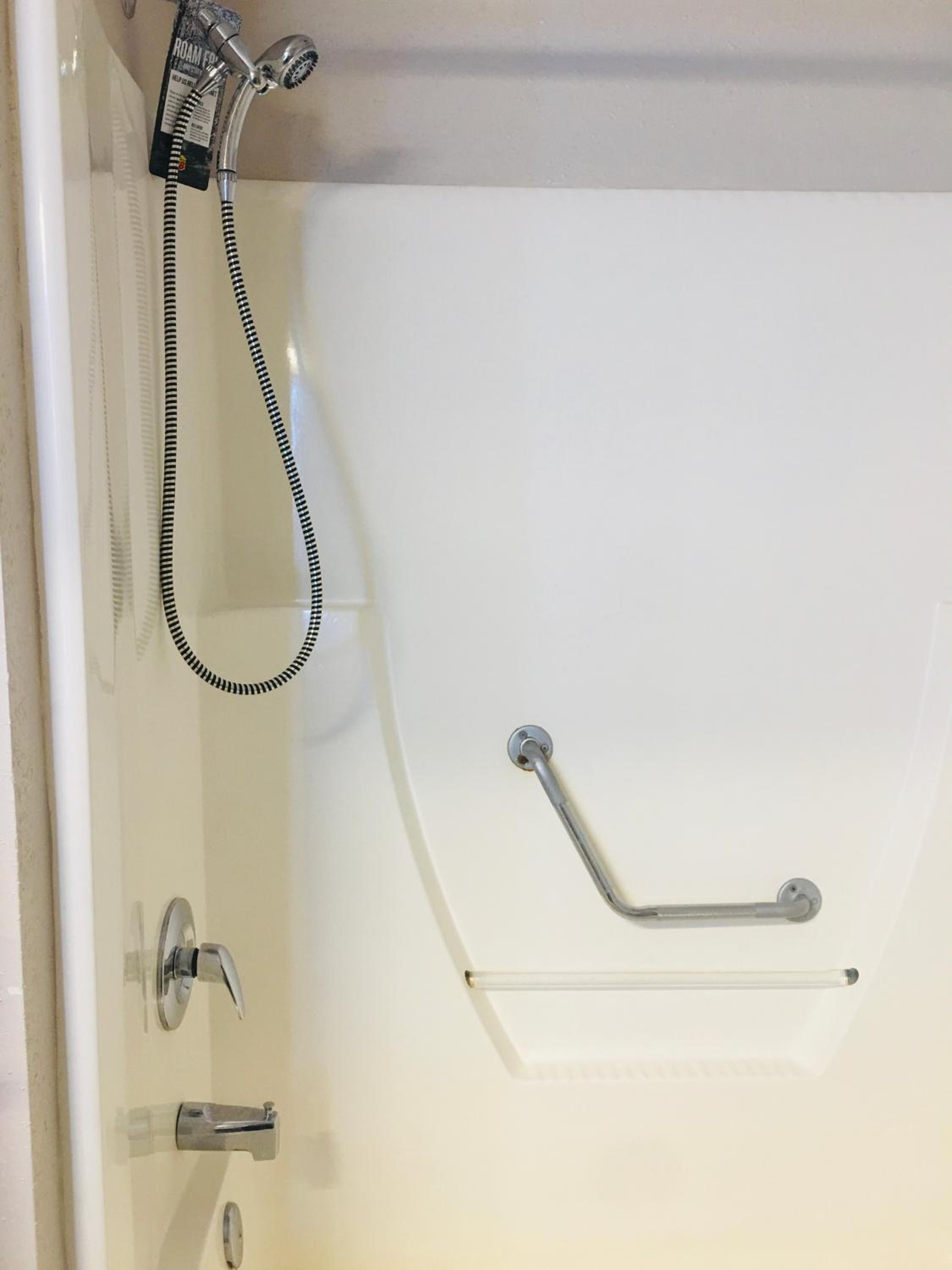 Queen Room - Disability Access/Non-Smoking - Photo 4