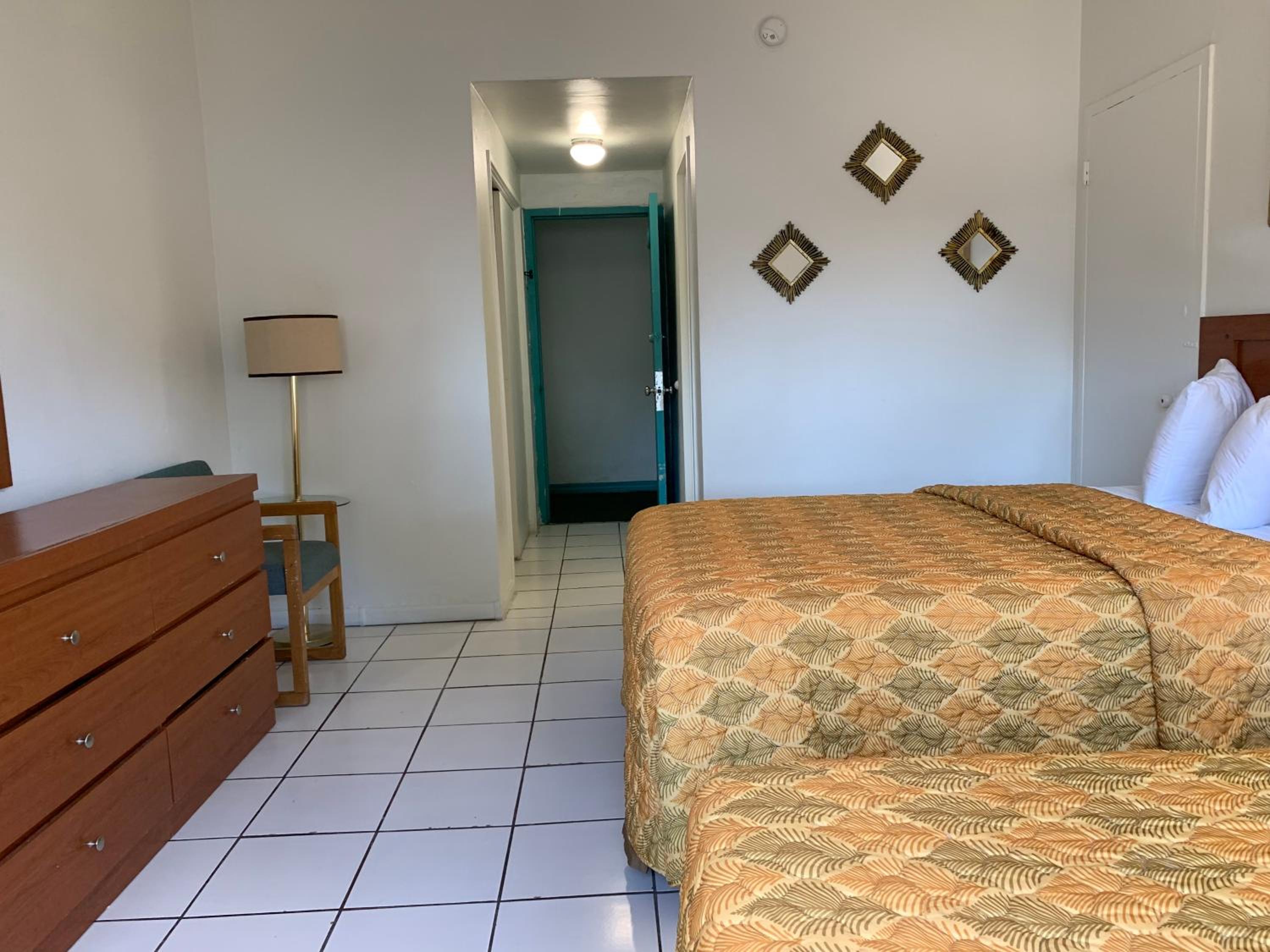 Double Room - Photo 7