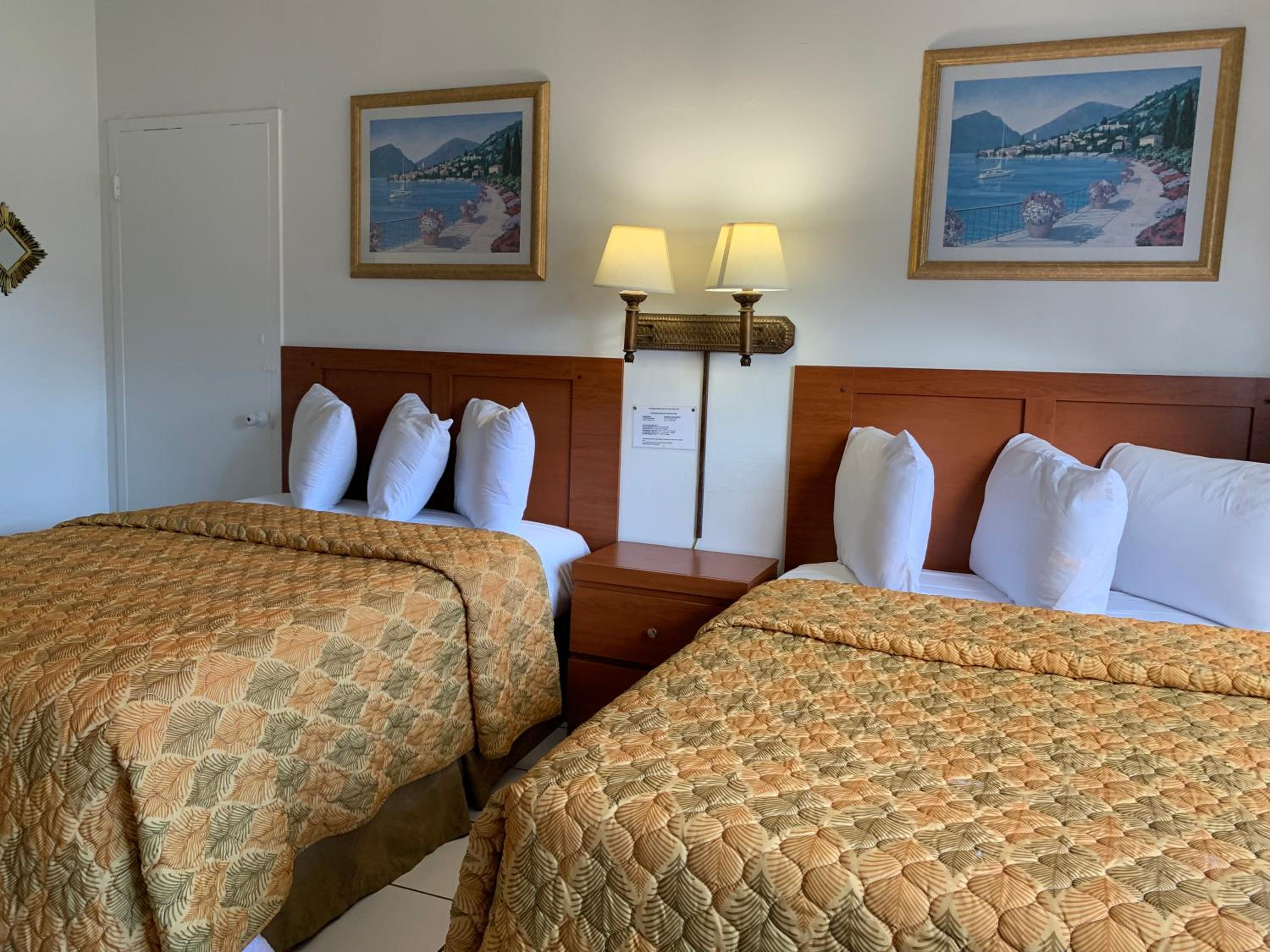 Double Room - Photo 11