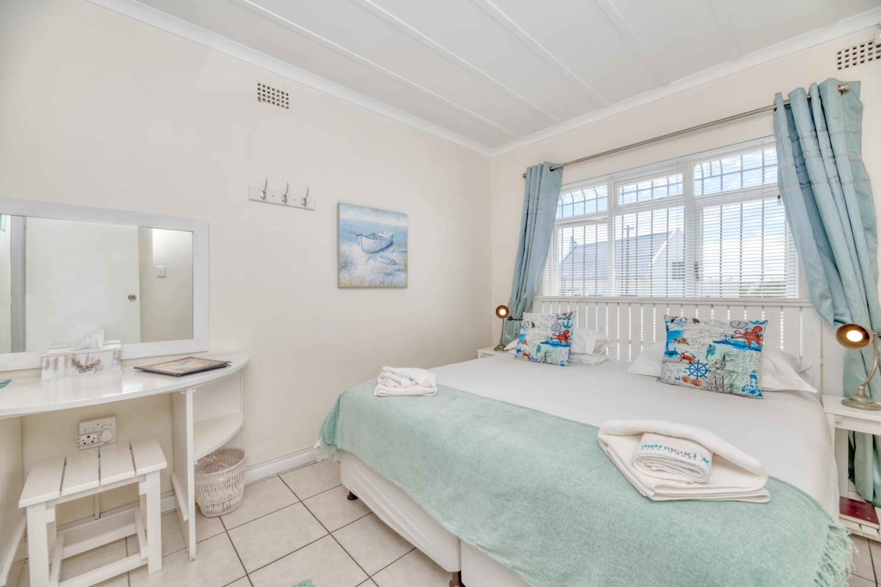 Family Room - Photo 16
