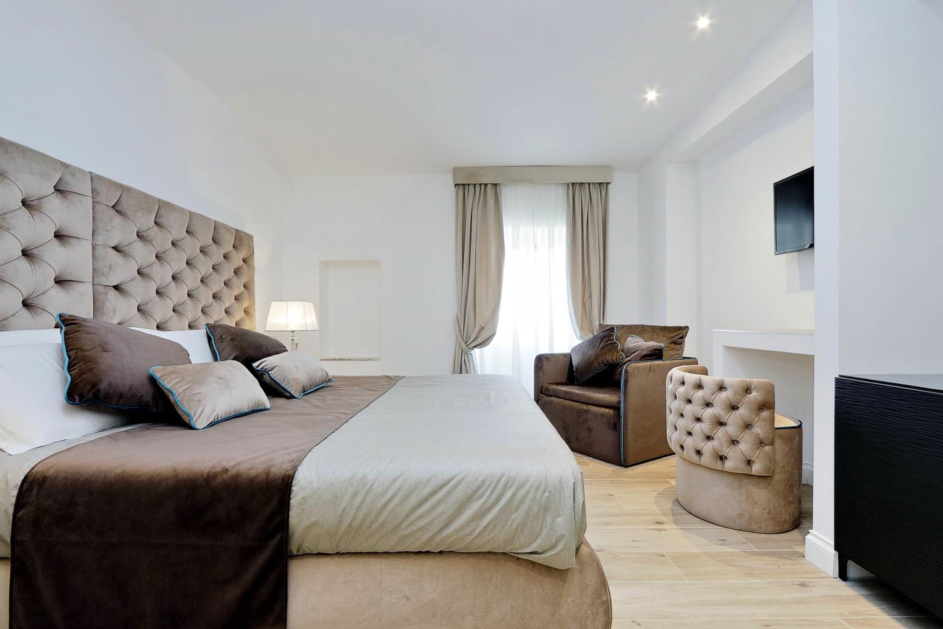 Double Room with Extra Bed photo 2