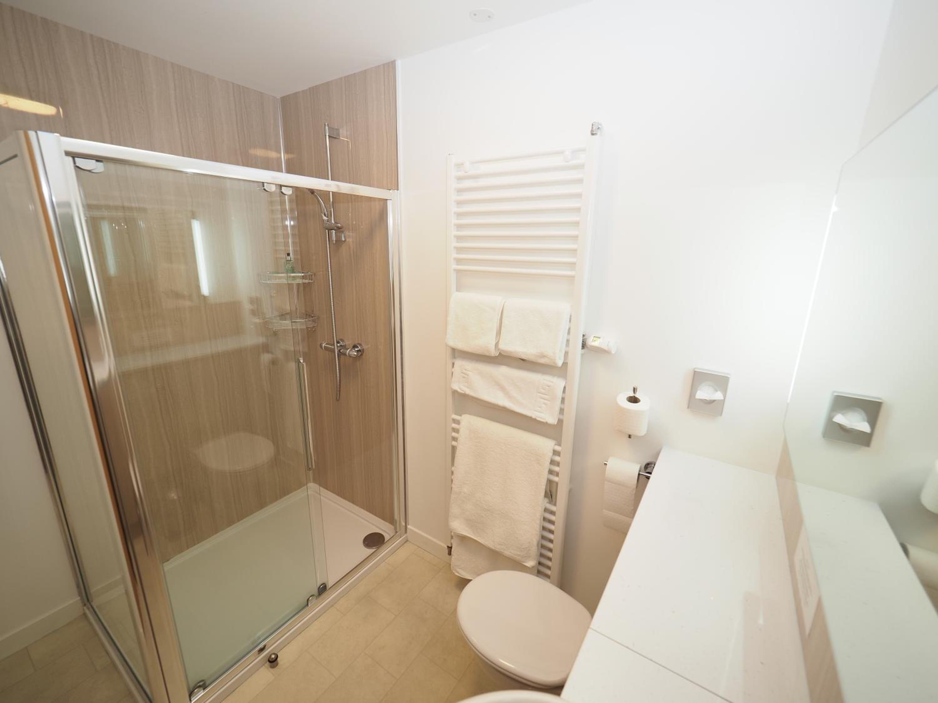 Double or Twin Room - Photo 4
