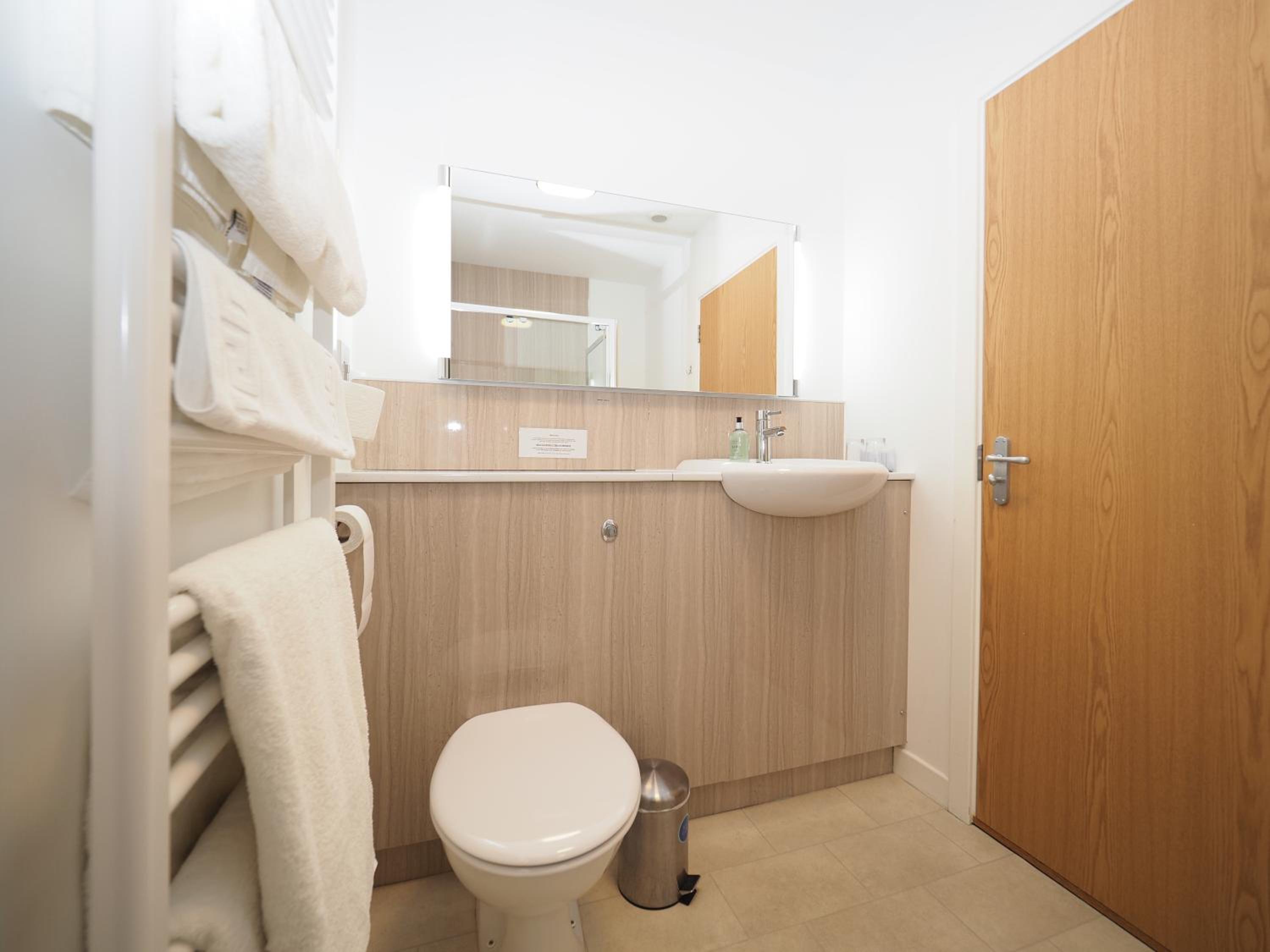 Double or Twin Room - Photo 3