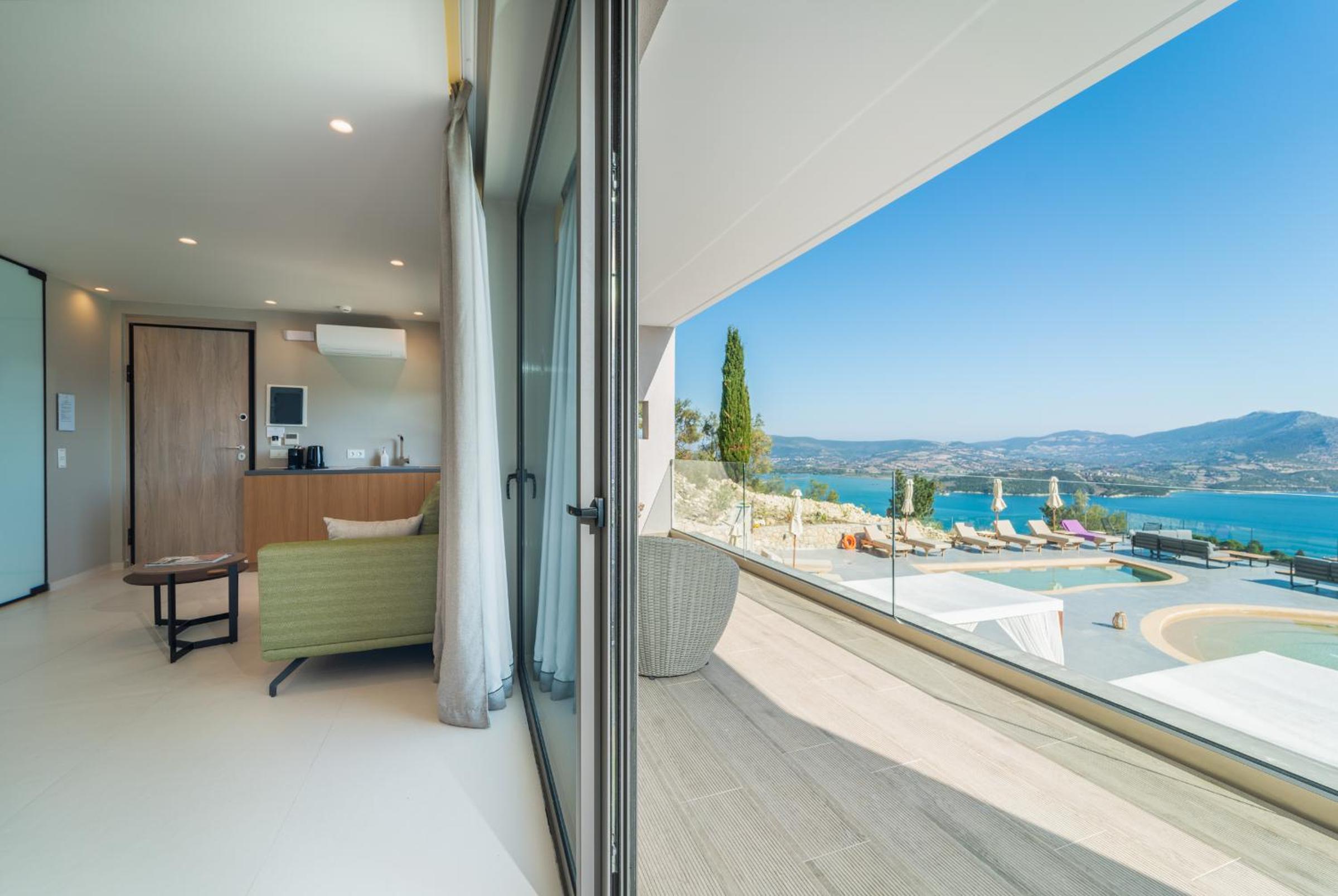 Junior Suite with Sea View photo 2