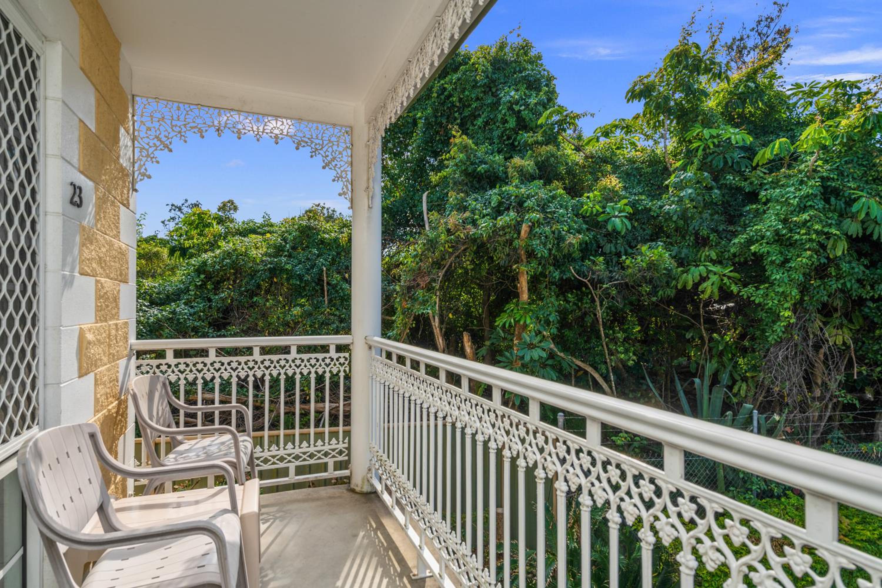 Double Room with Balcony - Photo 2
