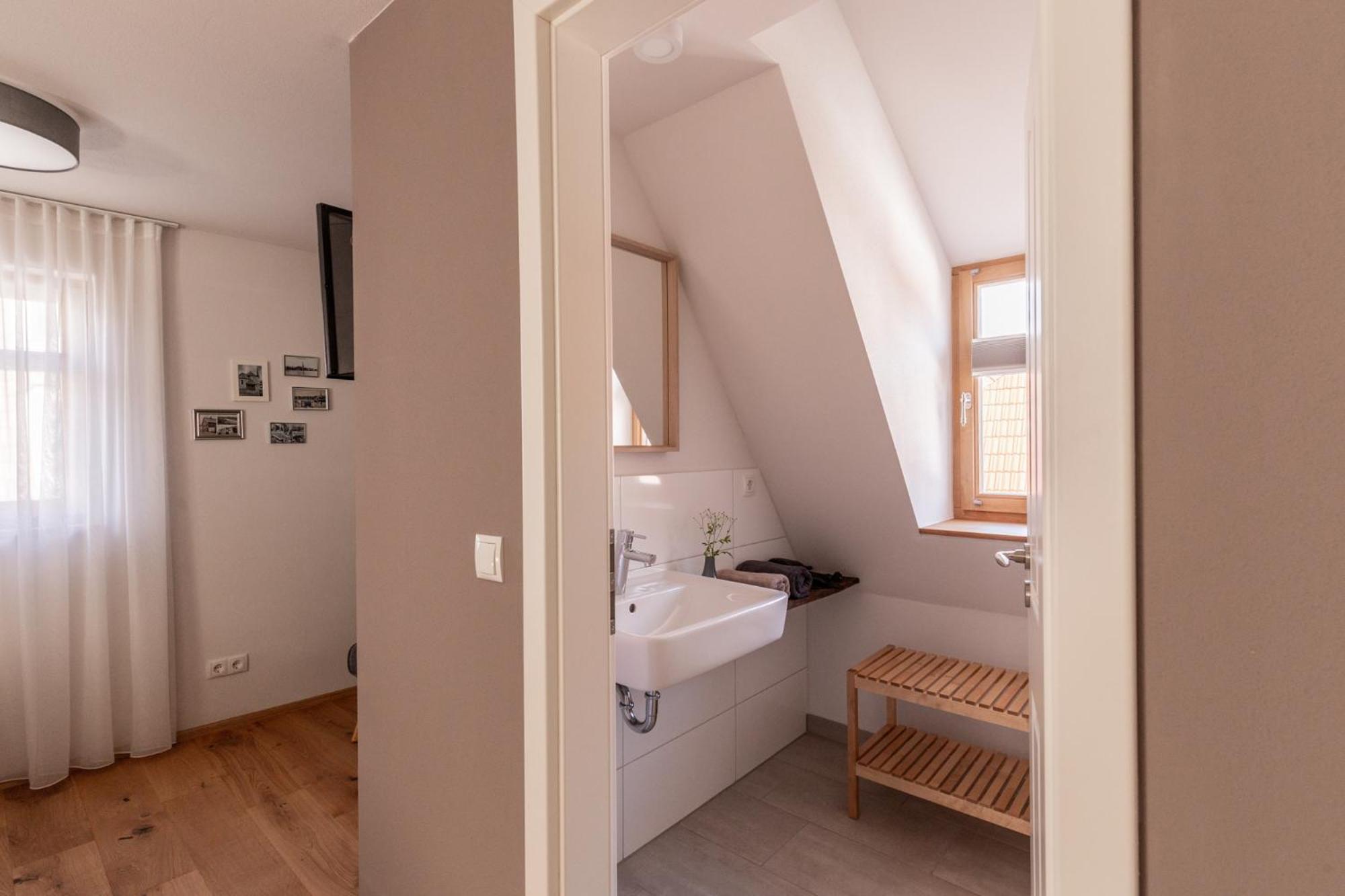 Double Room with Private Bathroom photo 2