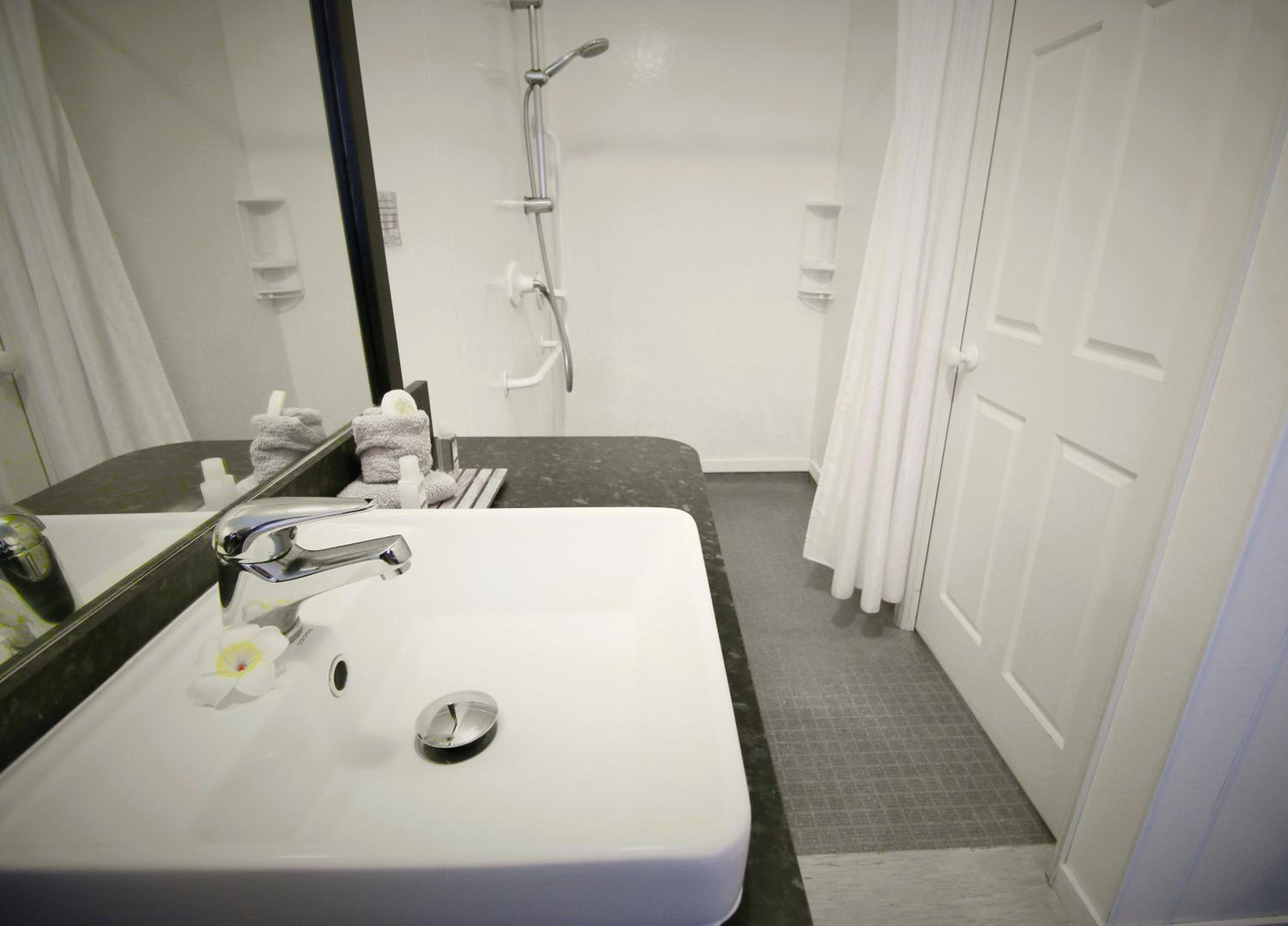 Executive Studio - Wheel Chair Access - Photo 2