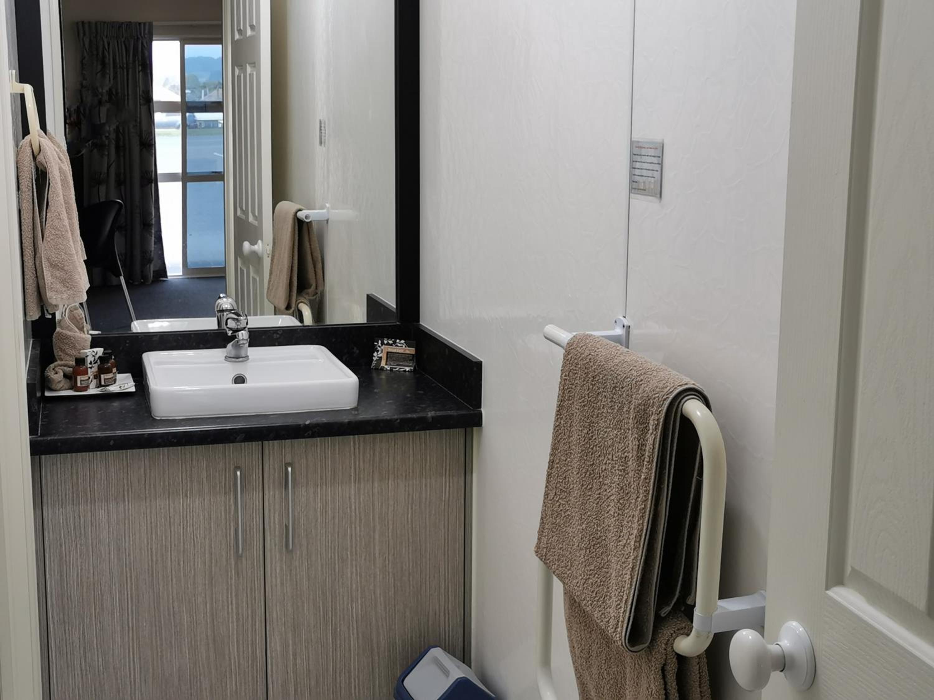 Two-Bedroom Apartment - Photo 12
