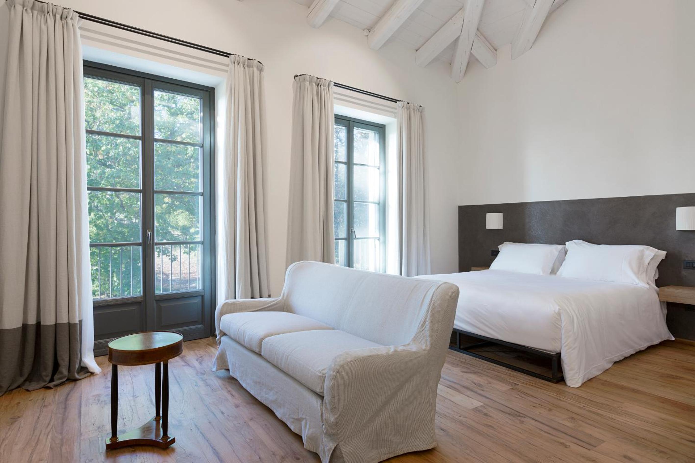 Suite with Balcony - Photo 3
