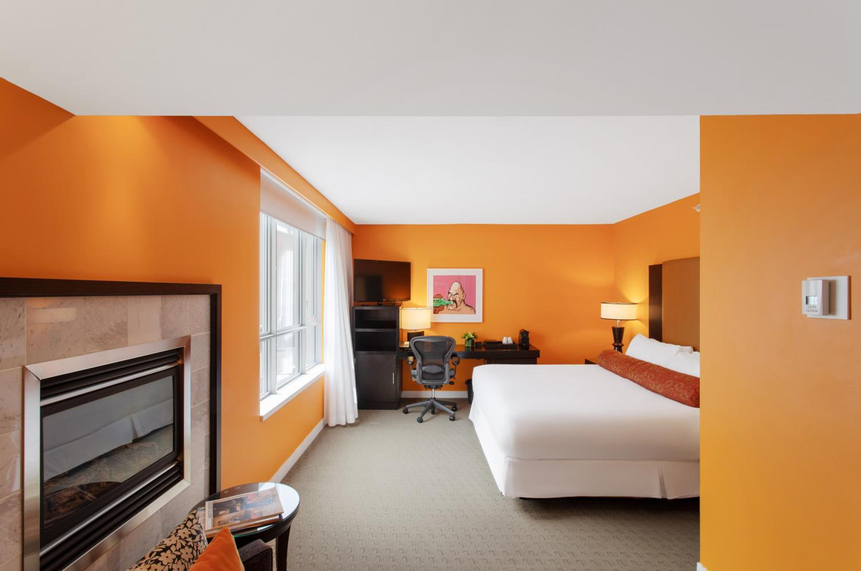 Deluxe Room - Photo 5