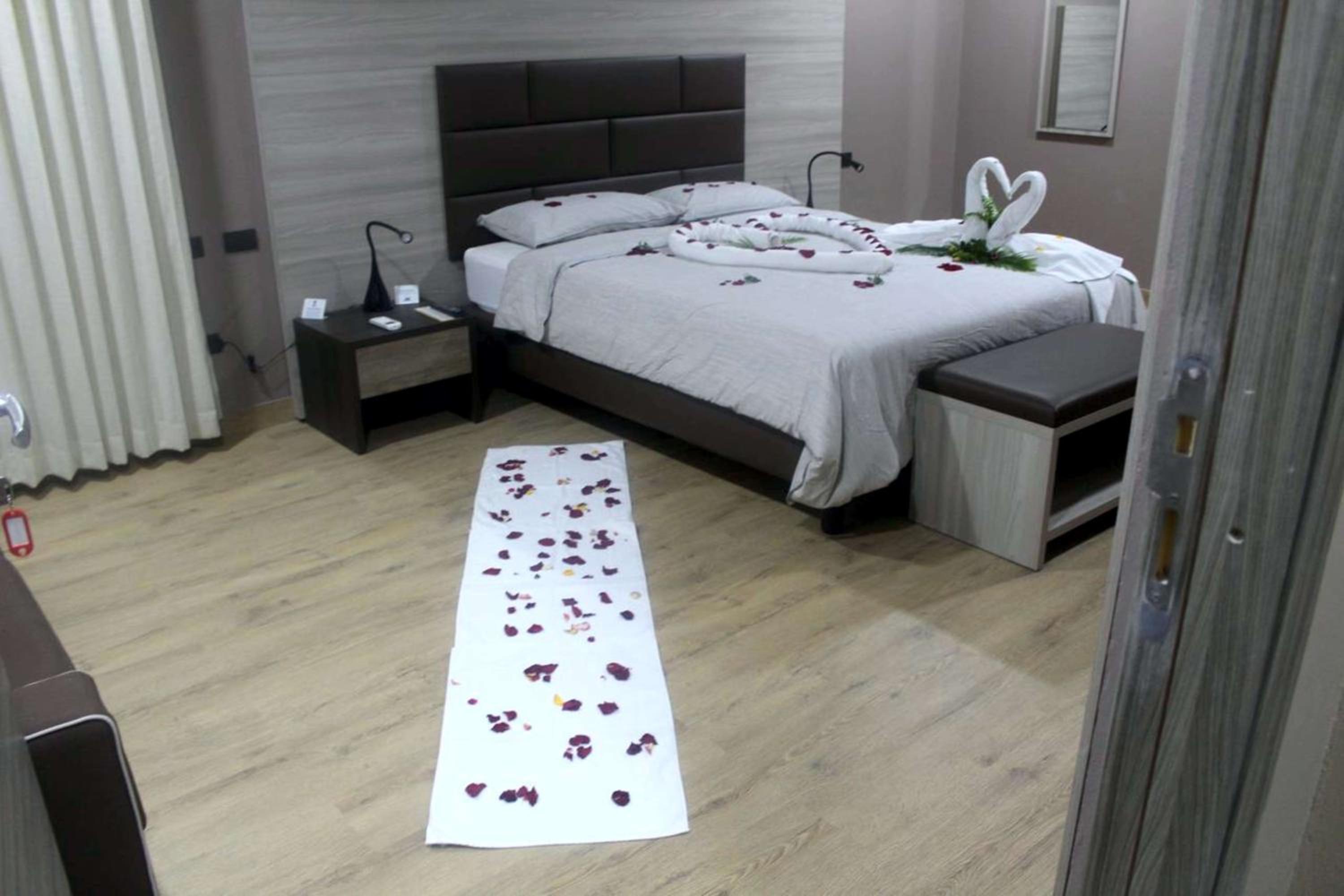 King Room - Non-Smoking photo 3