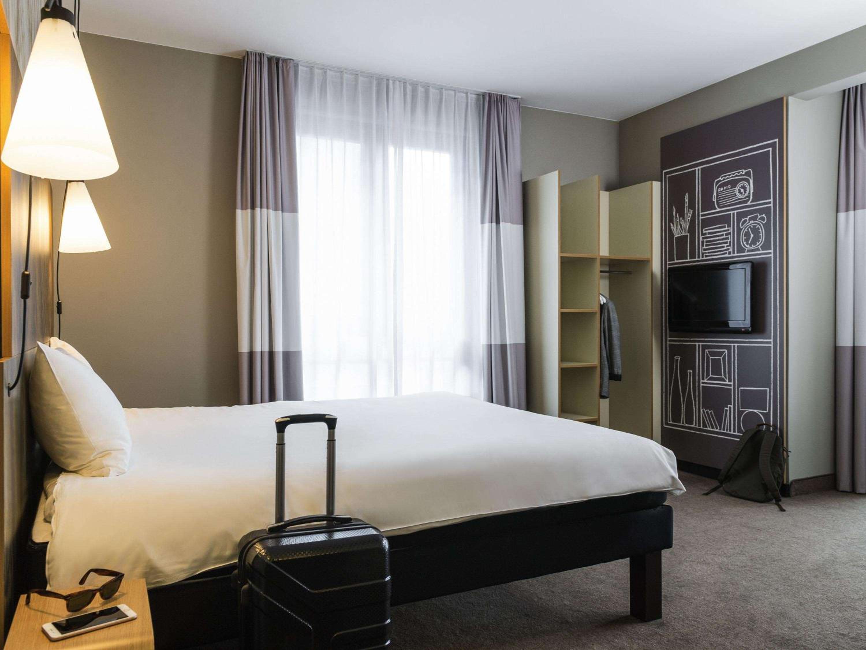 Premium Double Room - Photo 8