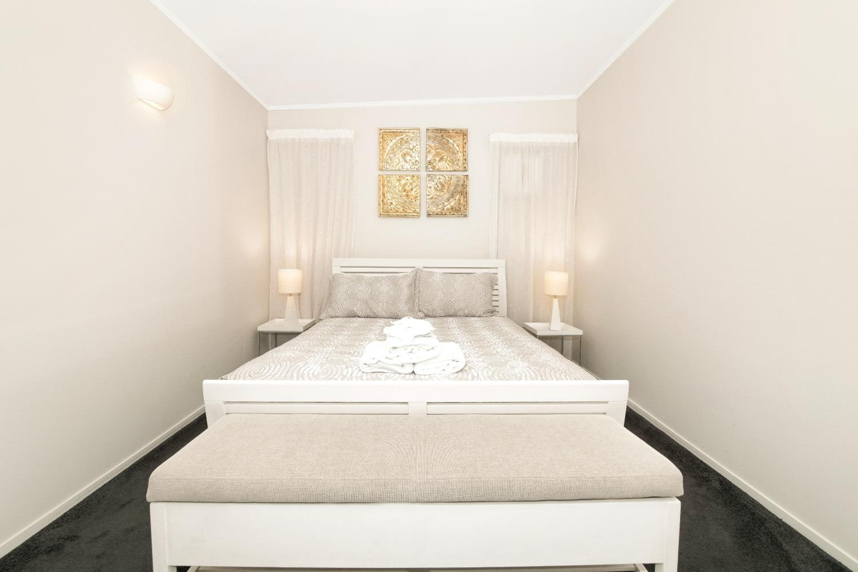 Luxury One-Bedroom Apartment - Unit 2 - Photo 6