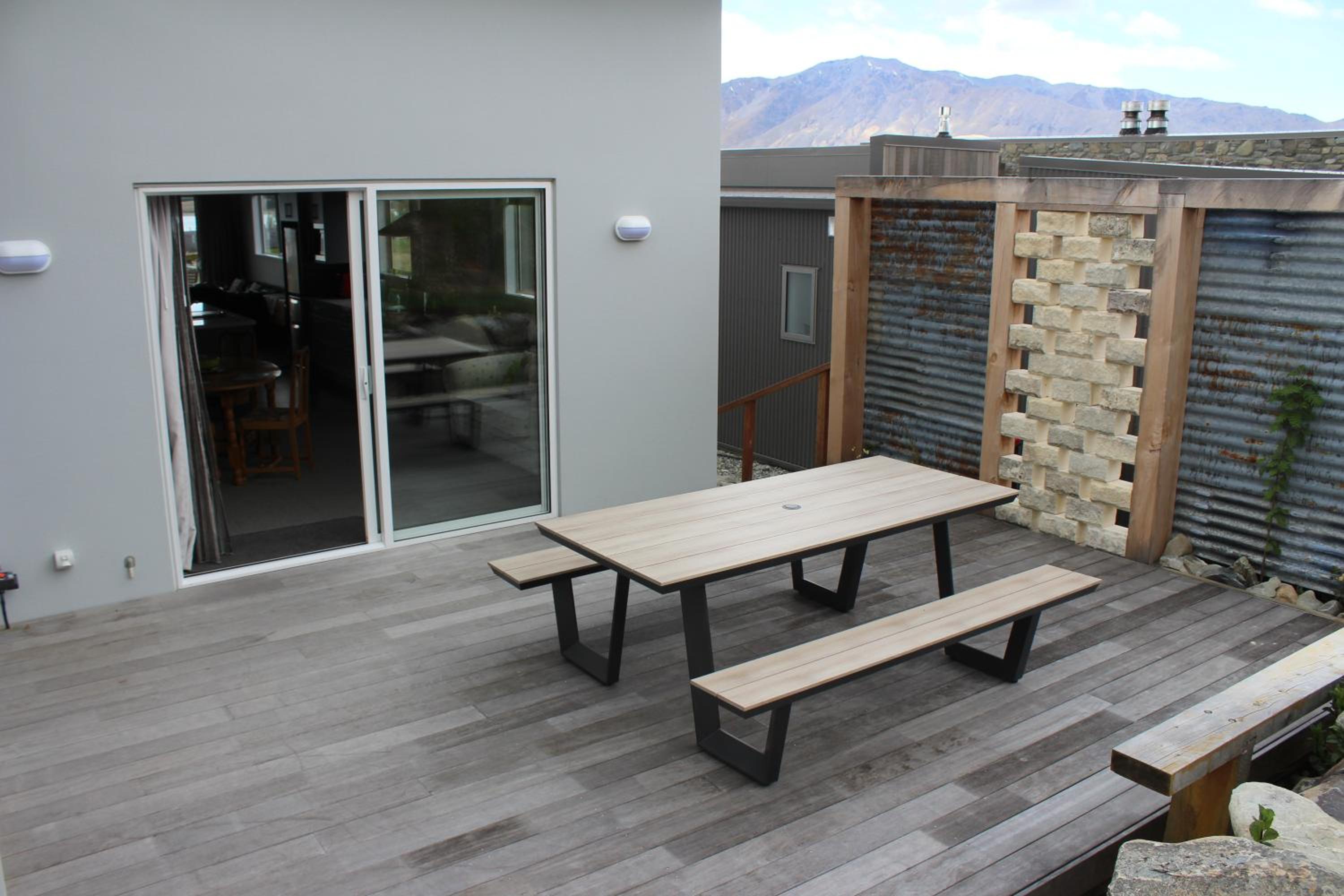 Two-Bedroom Apartment with Lake View - Photo 7