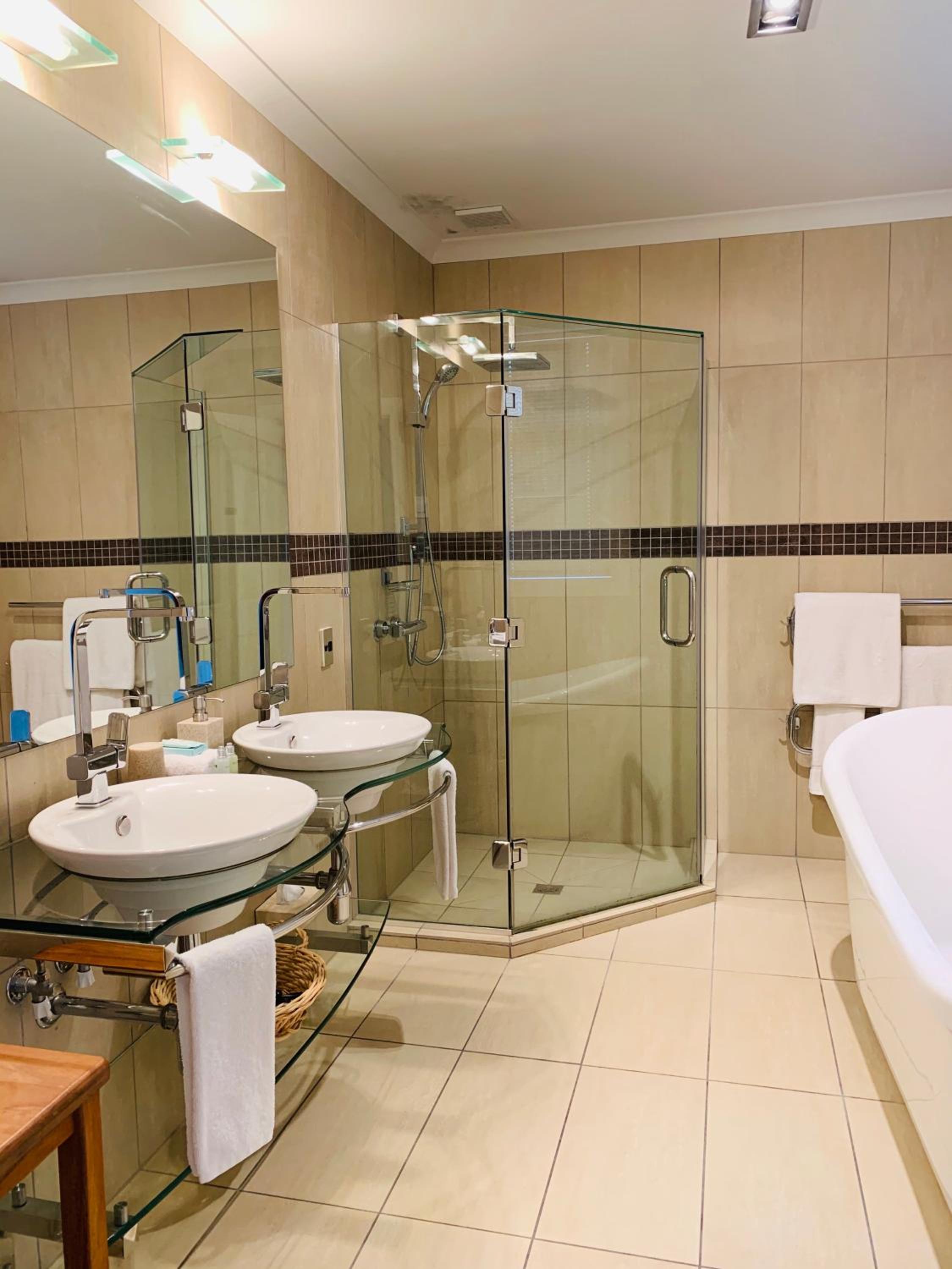 Double Room with Private External Bathroom 2 - Photo 5