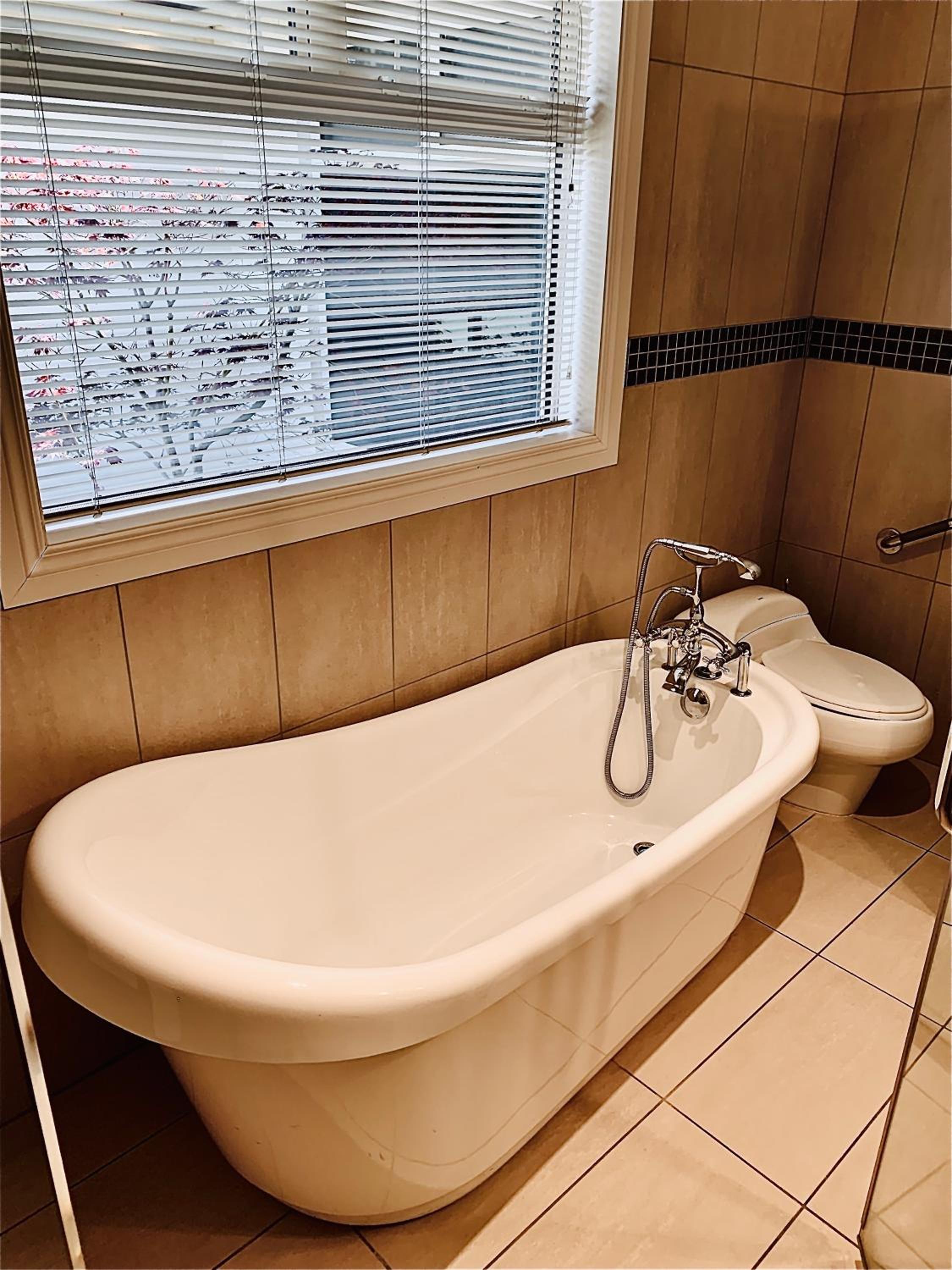 Double Room with Private External Bathroom 2 - Photo 4